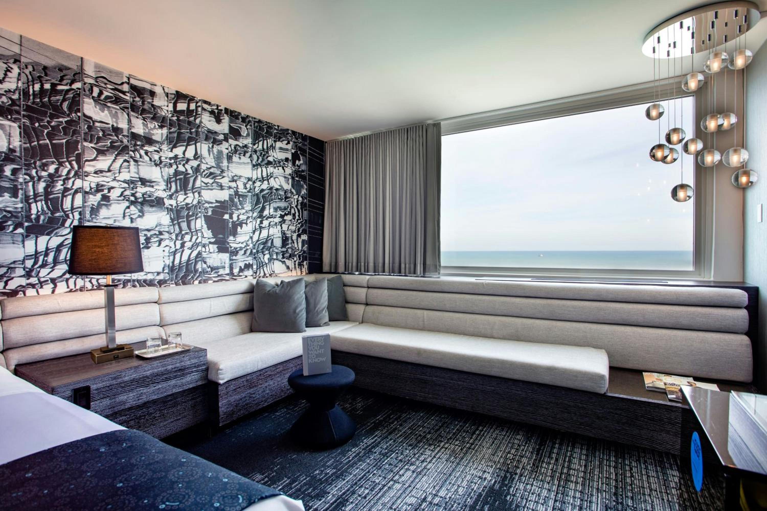 King Room with Lake View - Photo 6