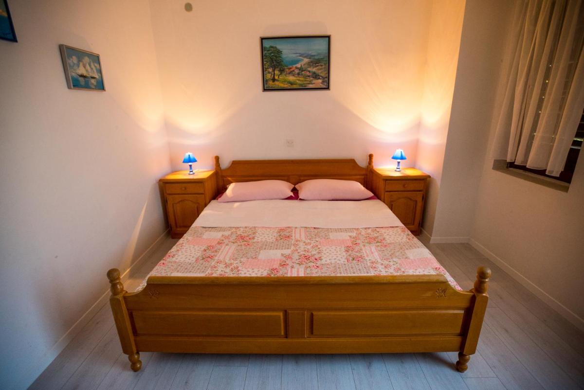 One-Bedroom Apartment with Balcony photo 1