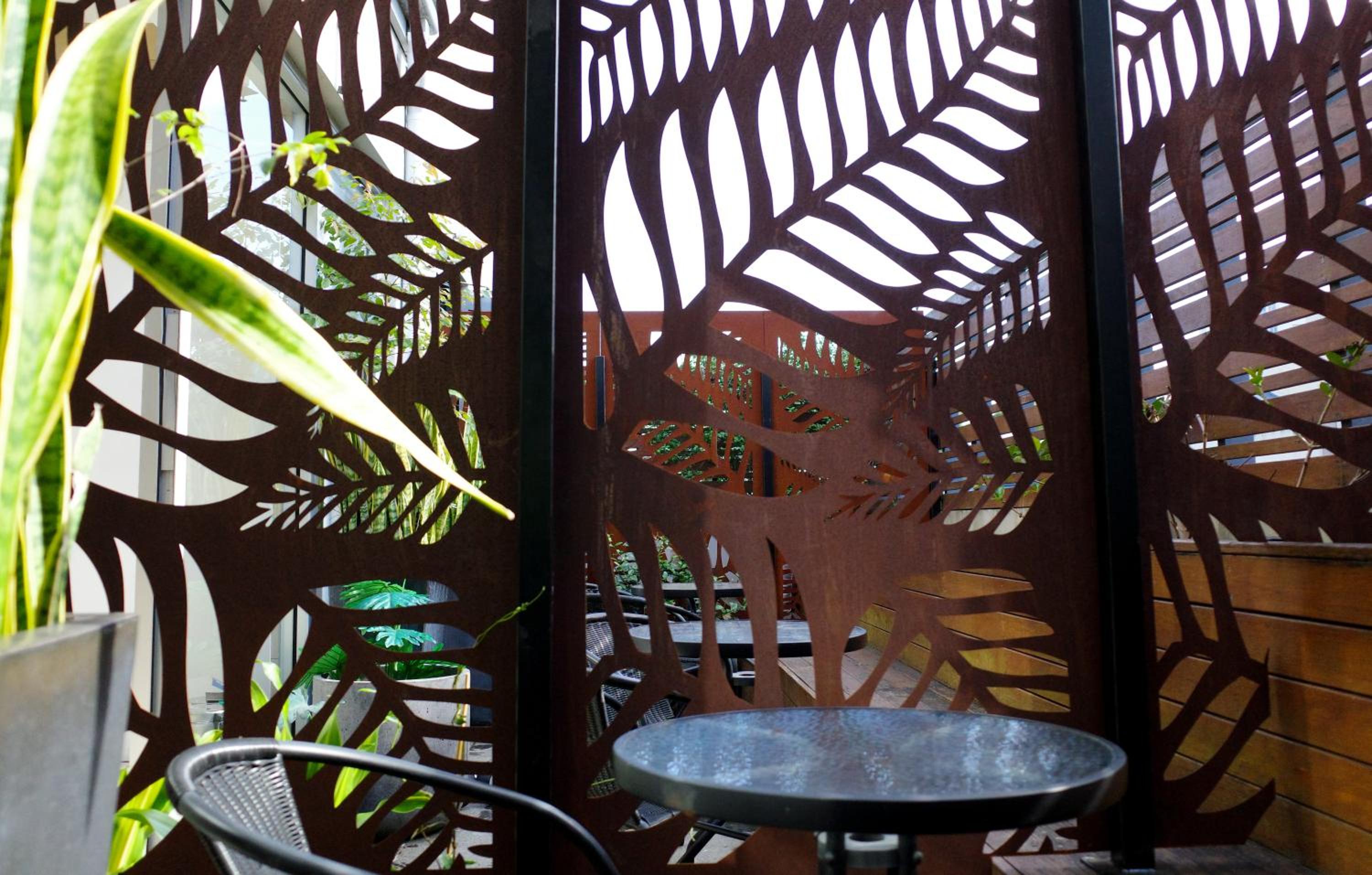 Deluxe Queen (Private Balcony)