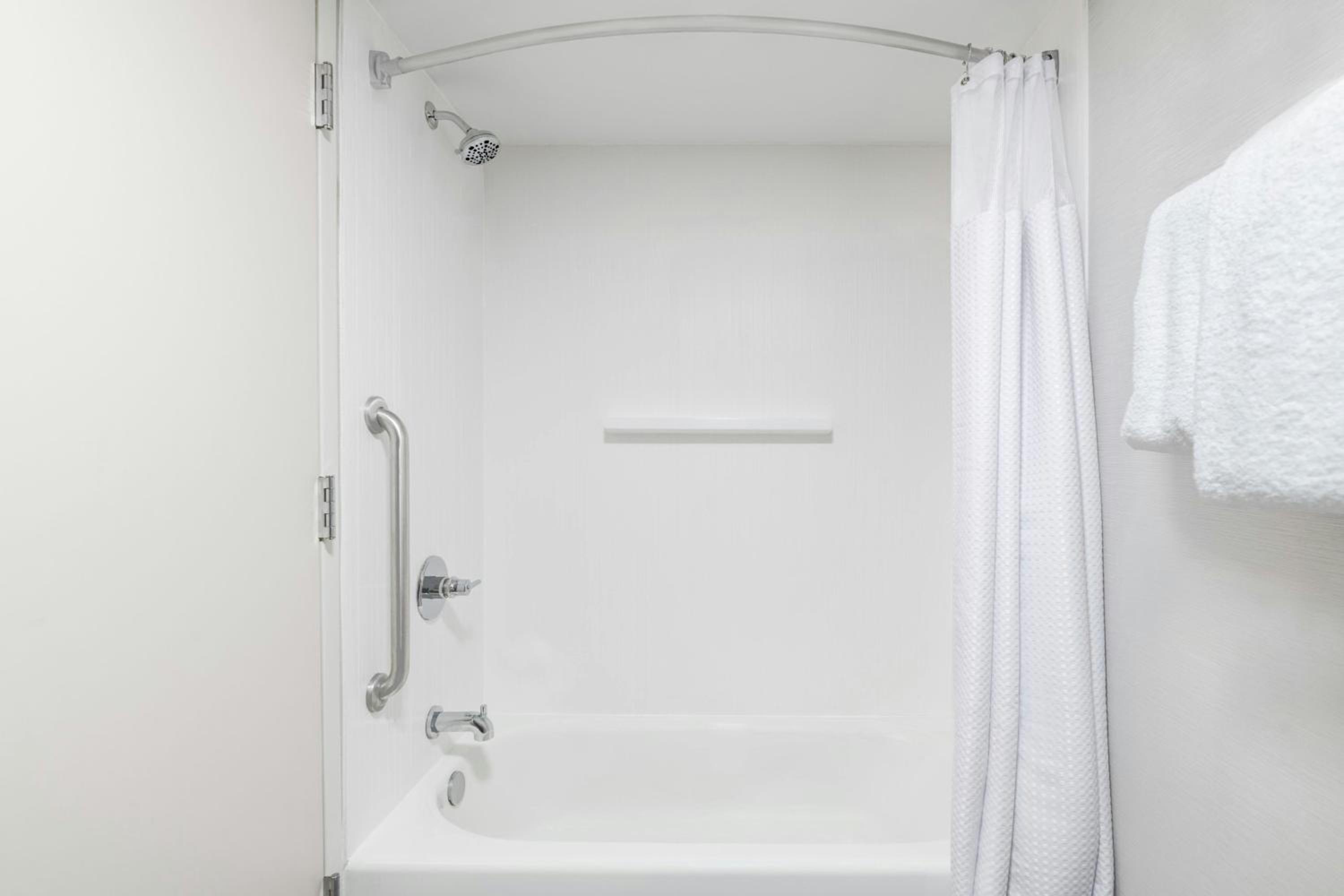 1 Bedroom Studio Suite, 2 Queen, Sofa bed, Balcony