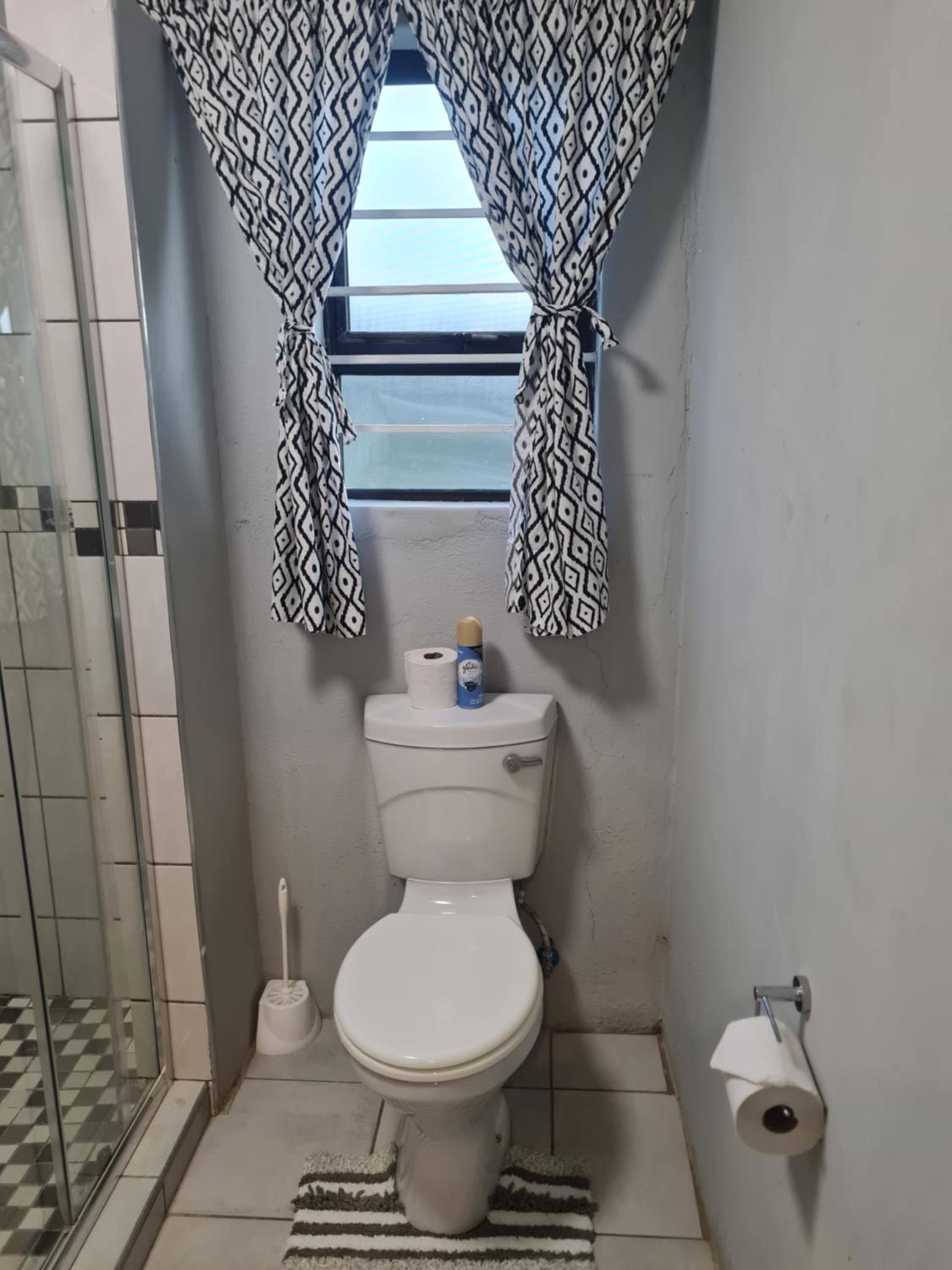 Deluxe Two-Bedroom Apartment with Garden View photo 2