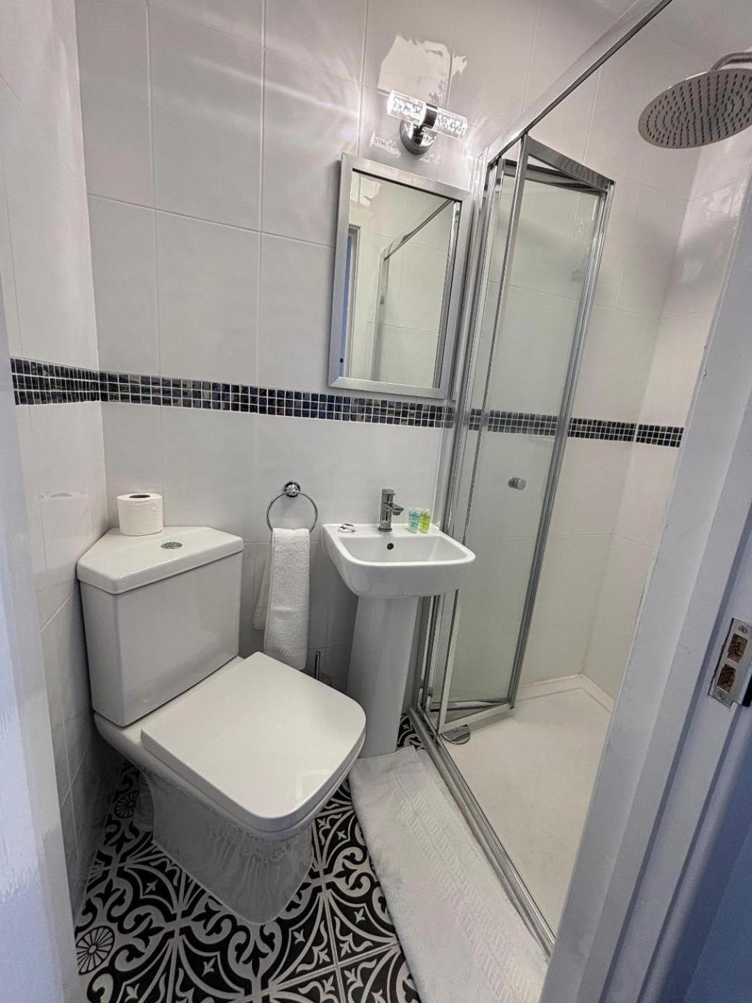 Single Room photo 2