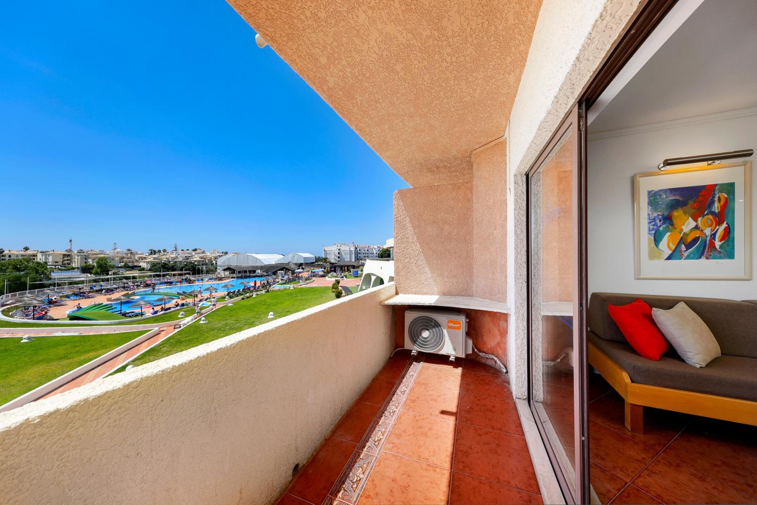 Superior One-Bedroom Apartment with Balcony