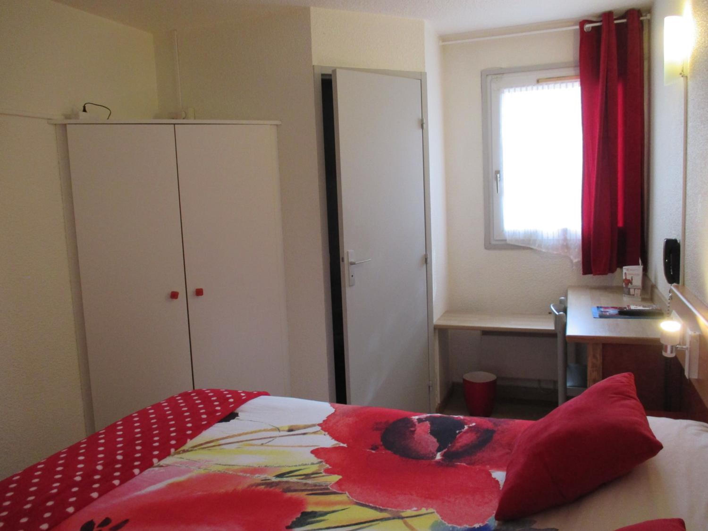 Double Room - Photo 18