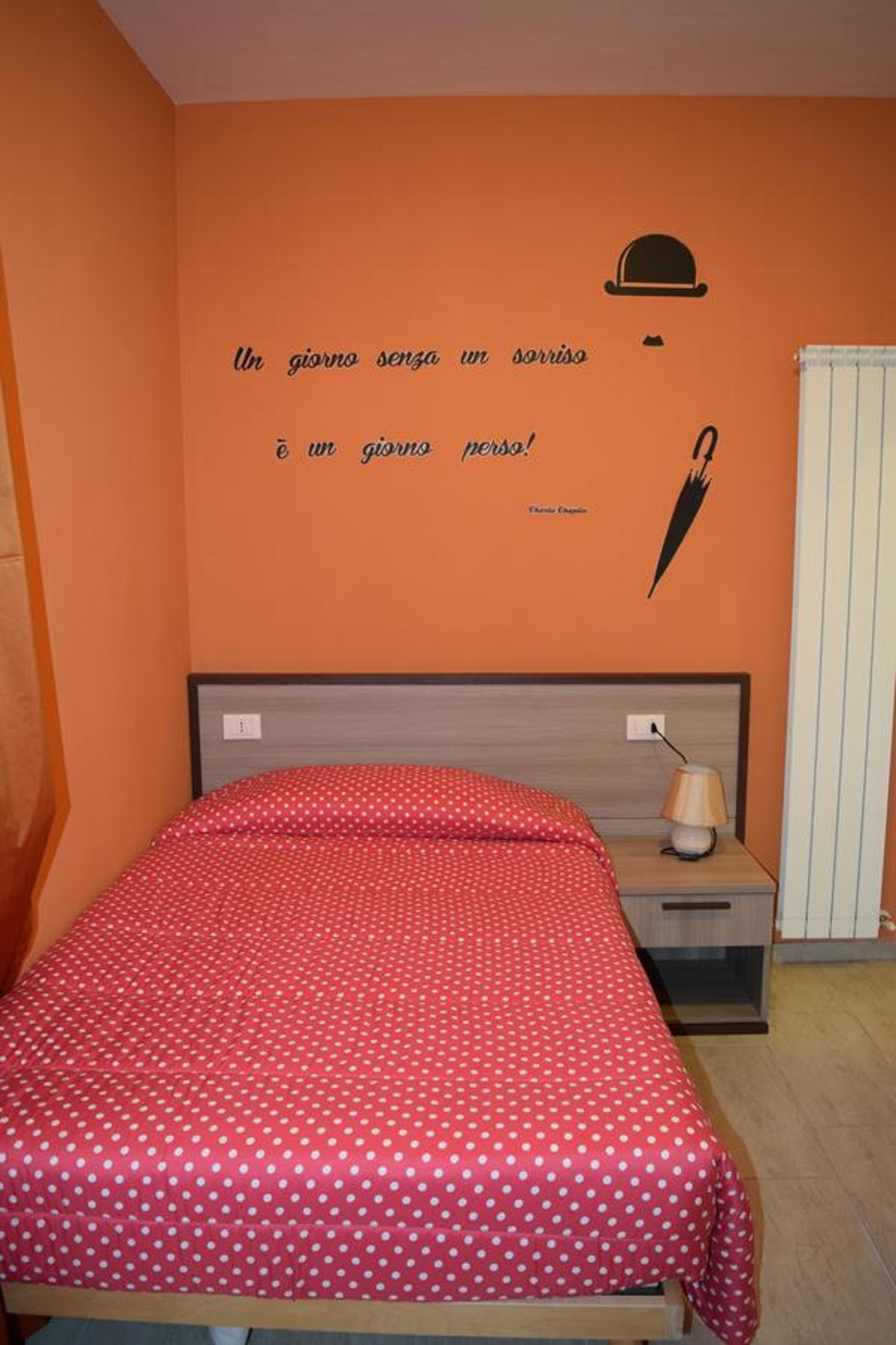 Single Room with Private Bathroom photo 3