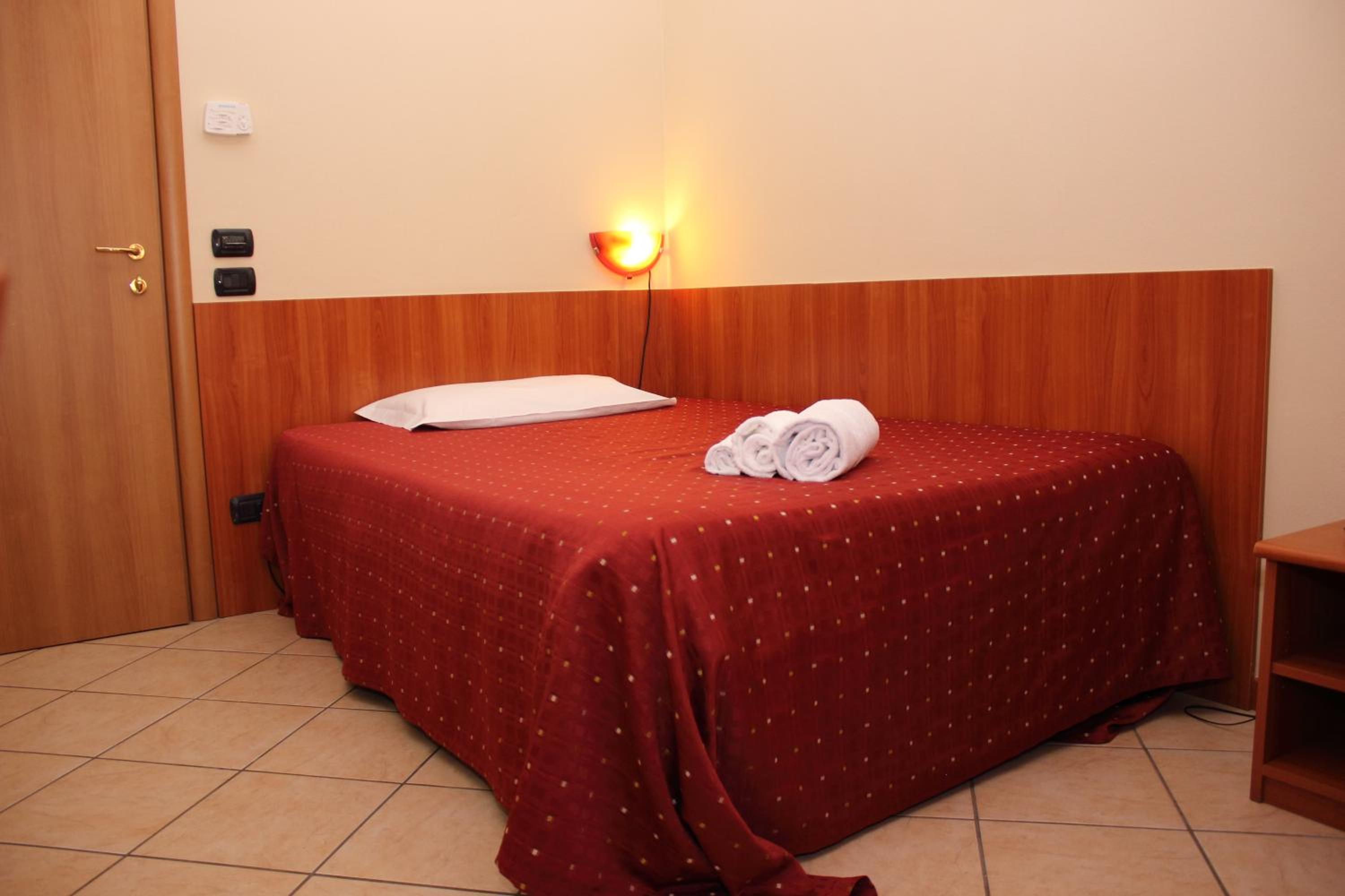 Economy Double or Twin Room - Photo 2