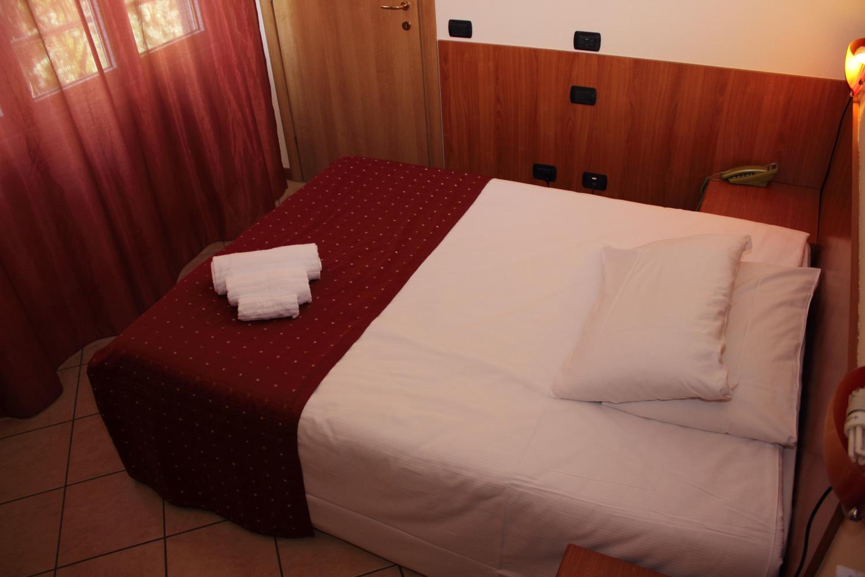 Economy Double or Twin Room - Photo 1