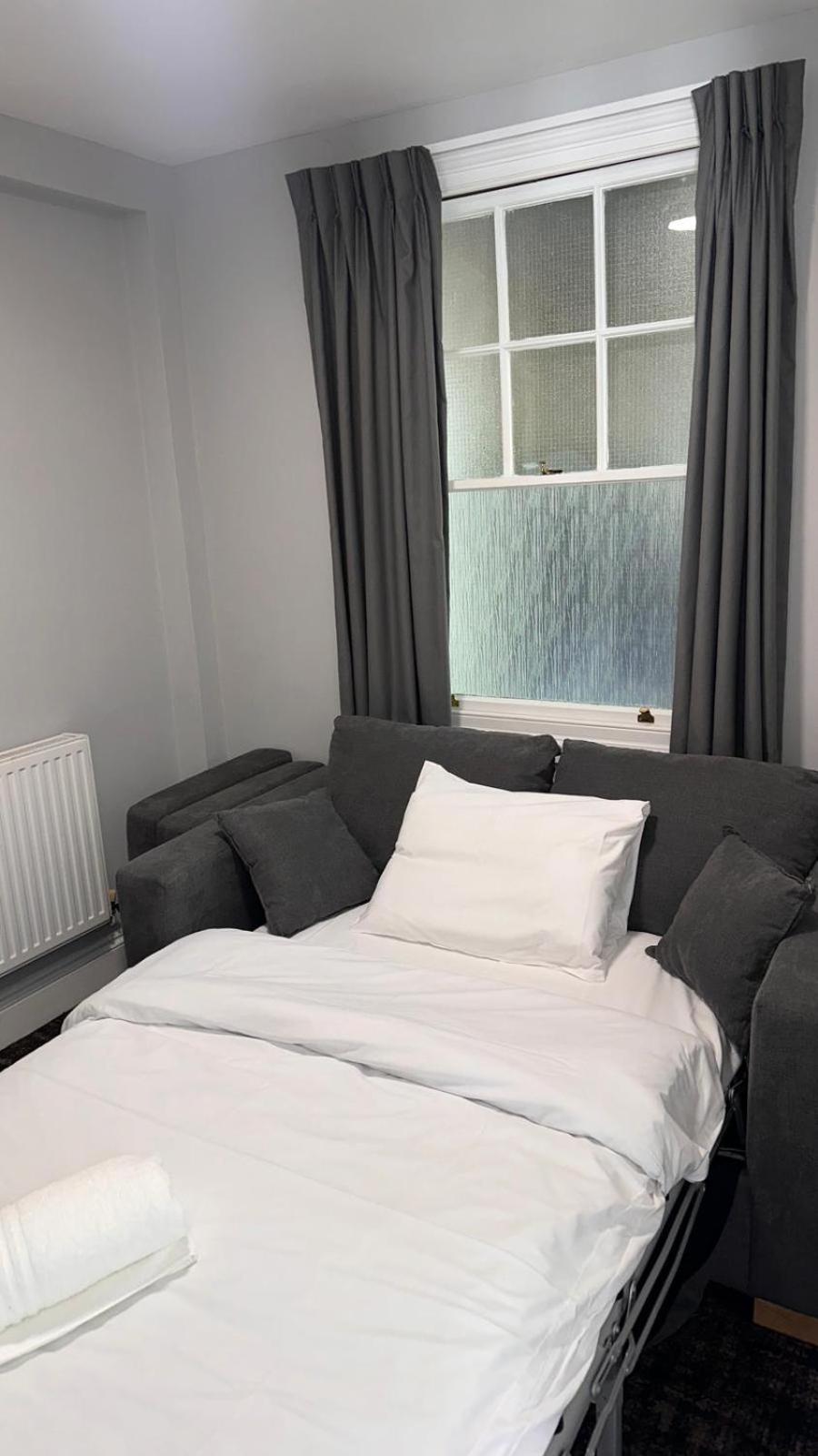 Family Room (2 Adults + 2 Children)