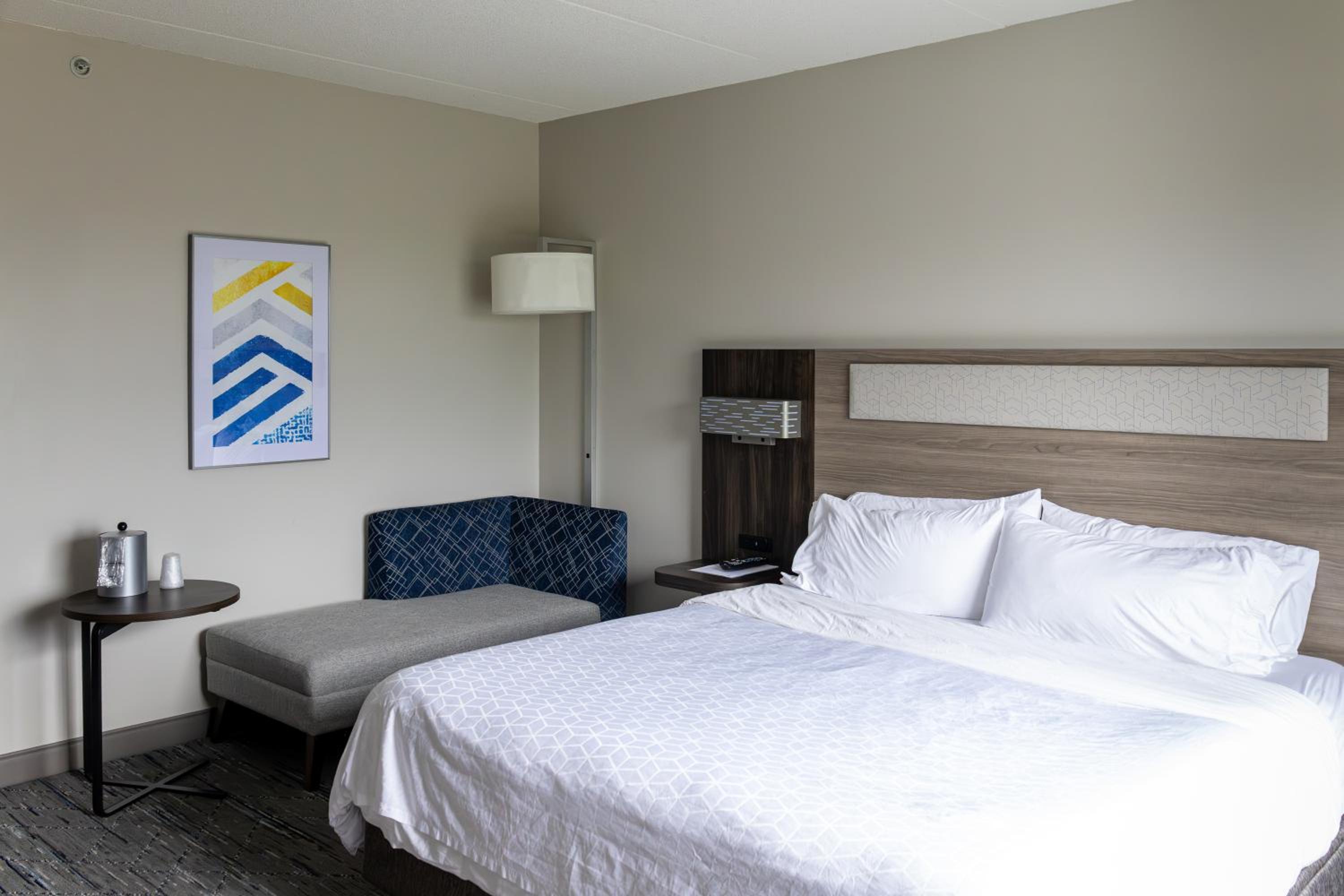 Standard King Room - Photo 1