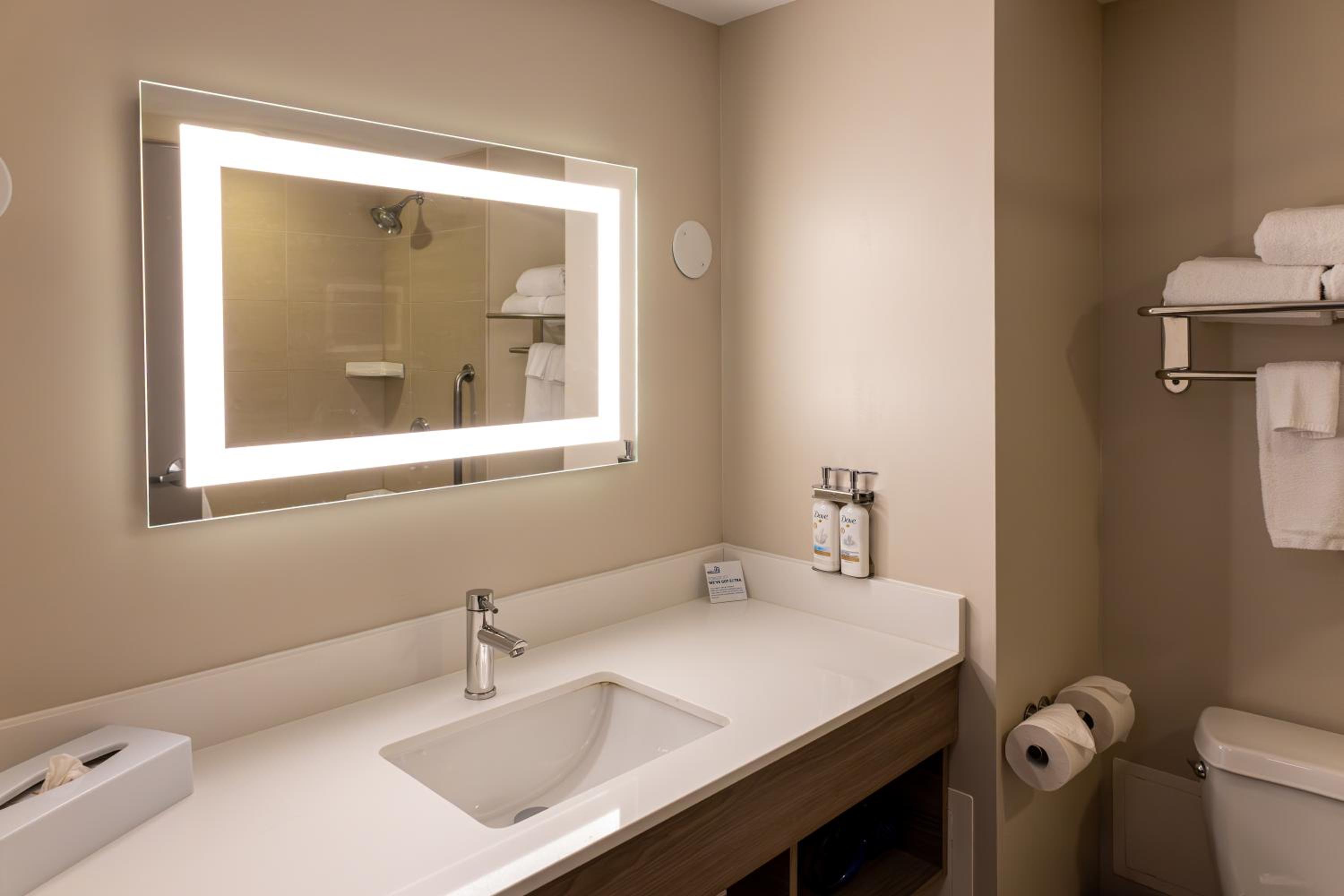 Standard King Room - Photo 2