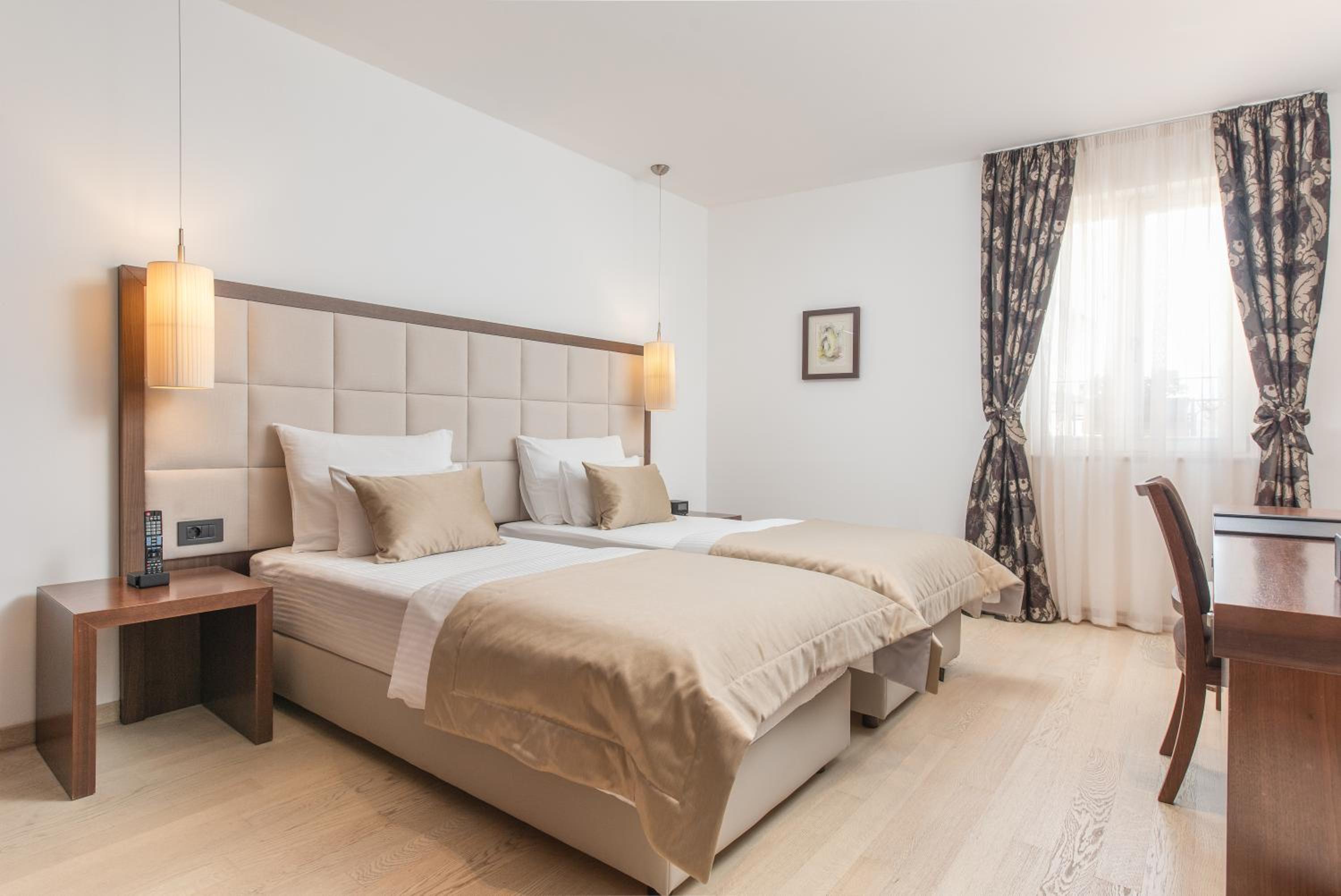 Deluxe Double or Twin Room - Photo 2