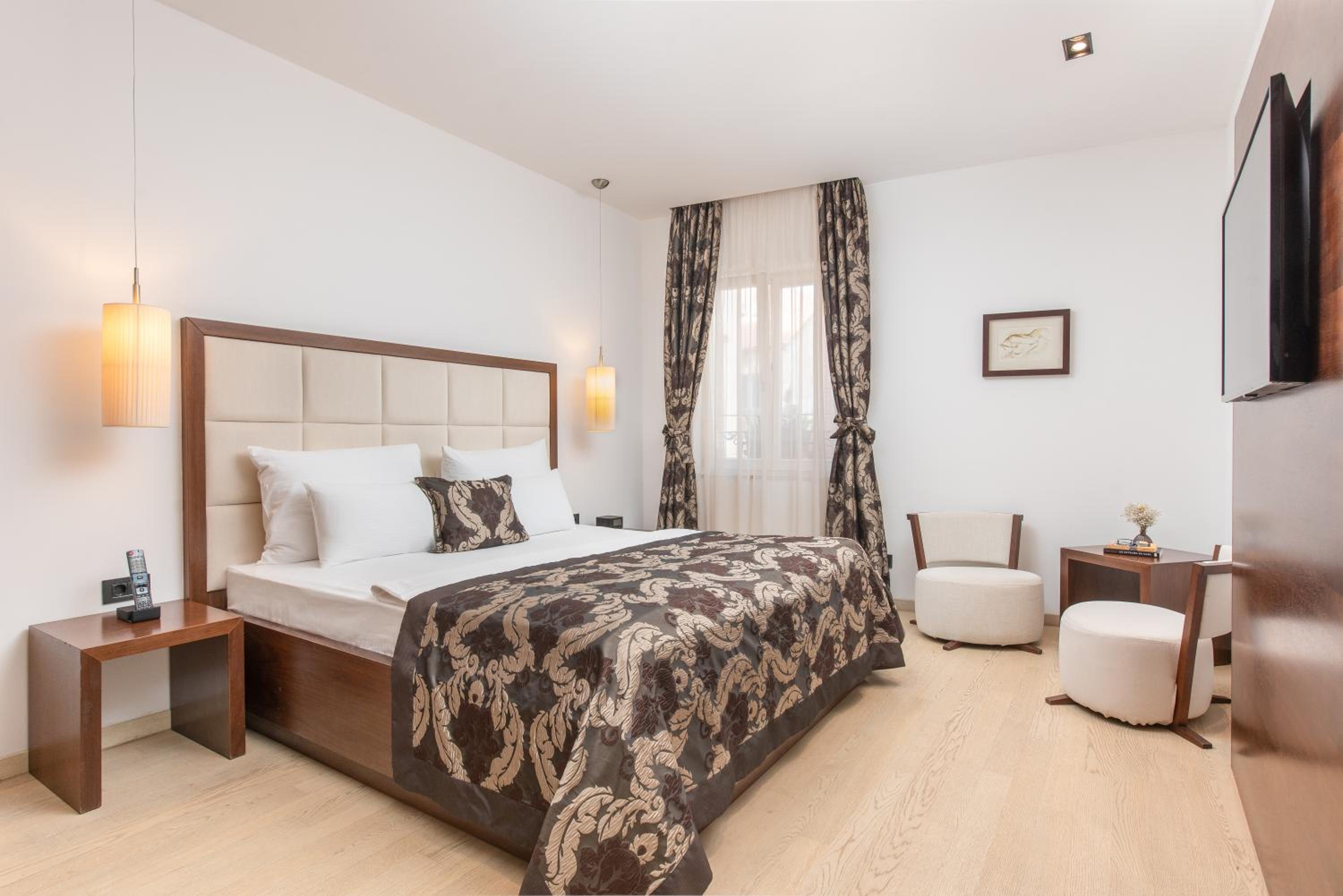 Deluxe Double or Twin Room - Photo 6