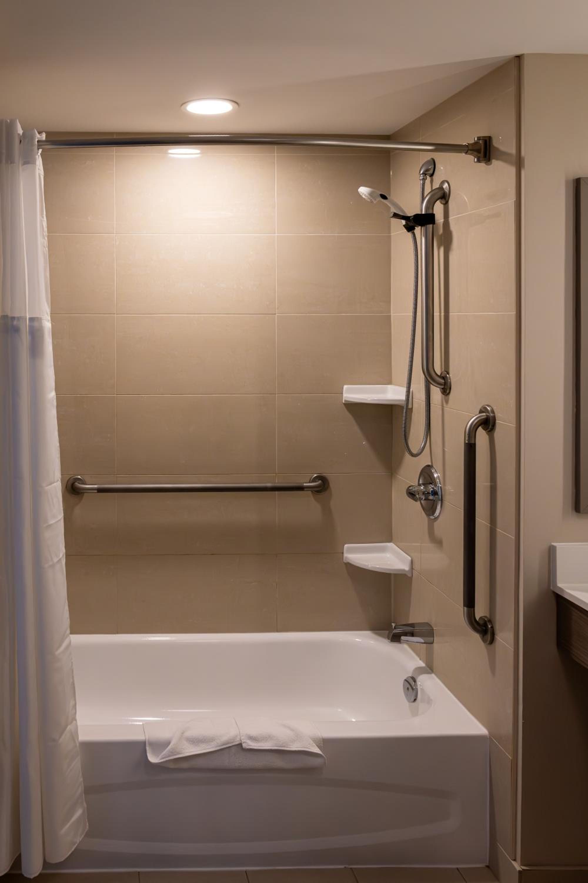 Standard King Room - Photo 3