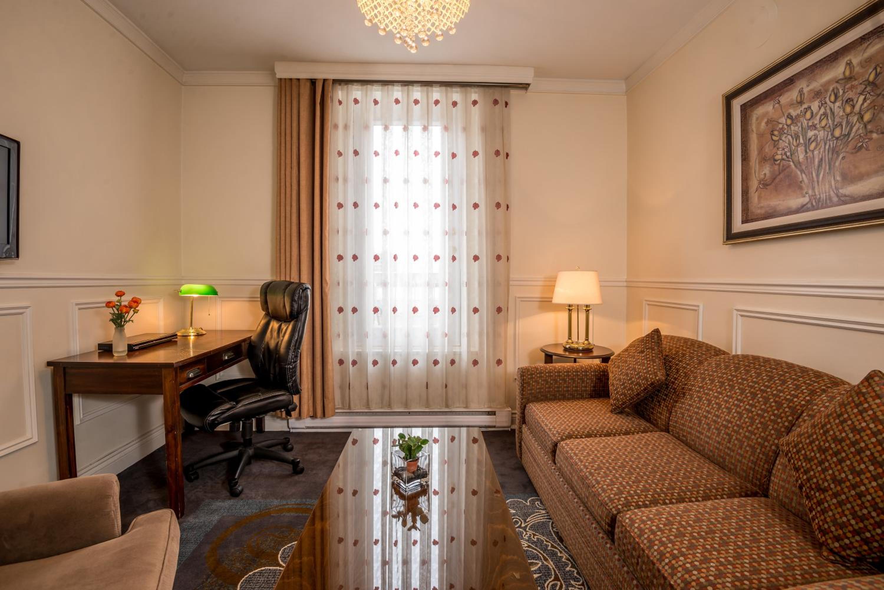 Deluxe King Suite - Photo 26