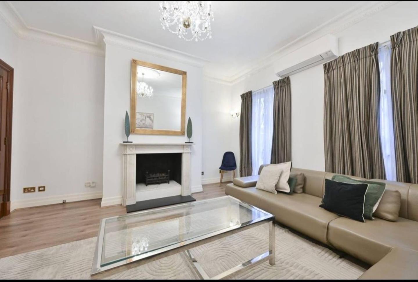 Five-Bedroom Deluxe Apartment photo 1