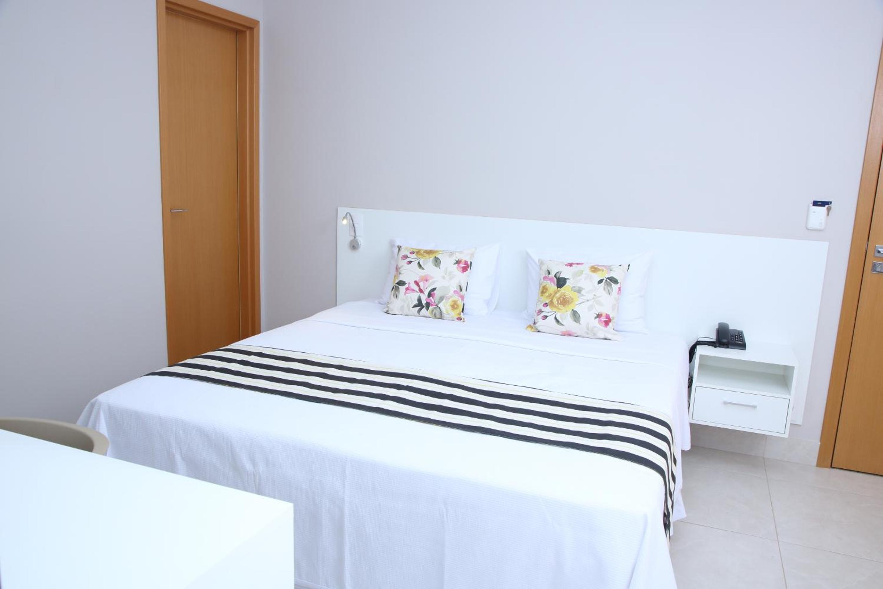 Deluxe Double Room with Balcony photo 2