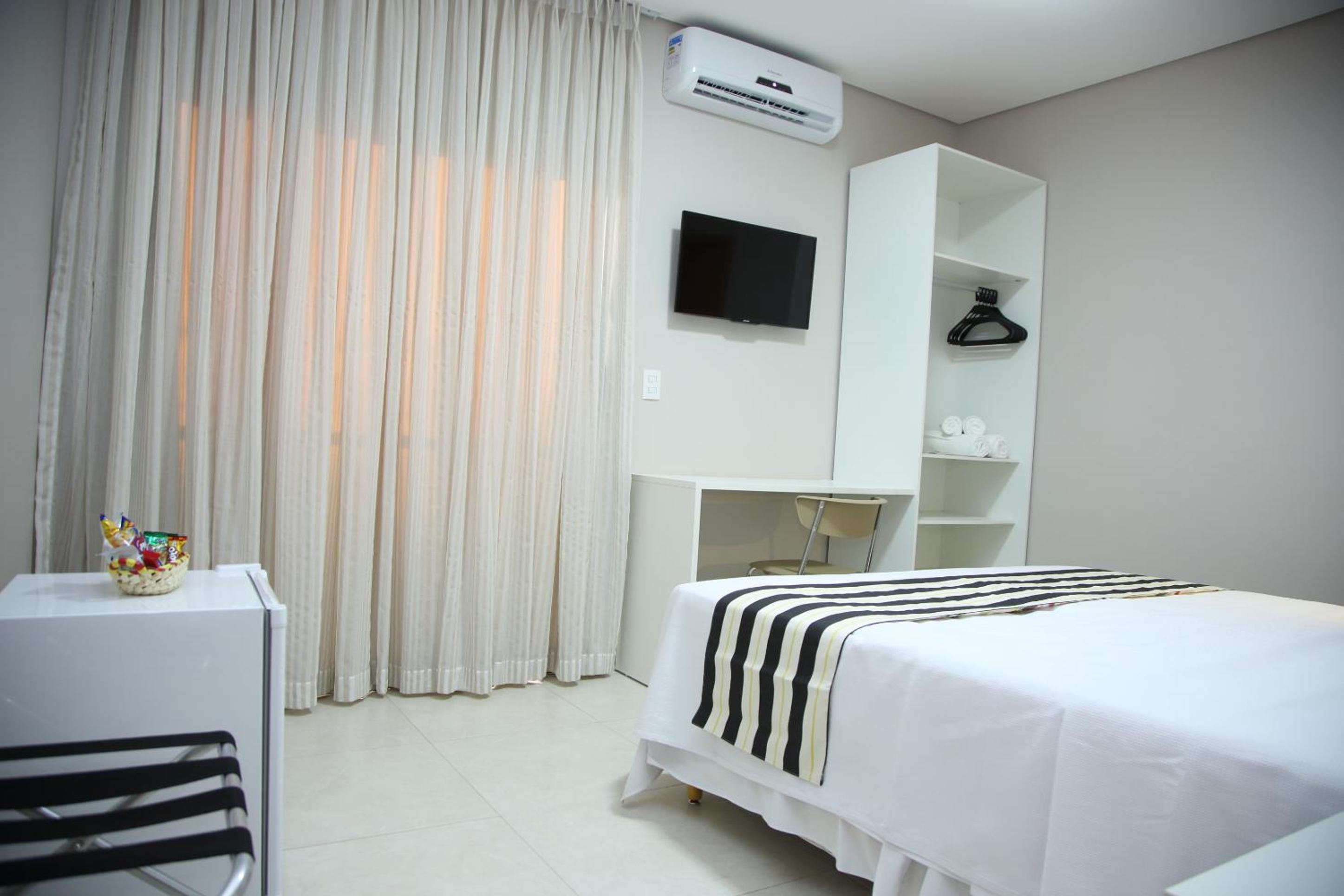 Deluxe Double Room with Balcony photo 3