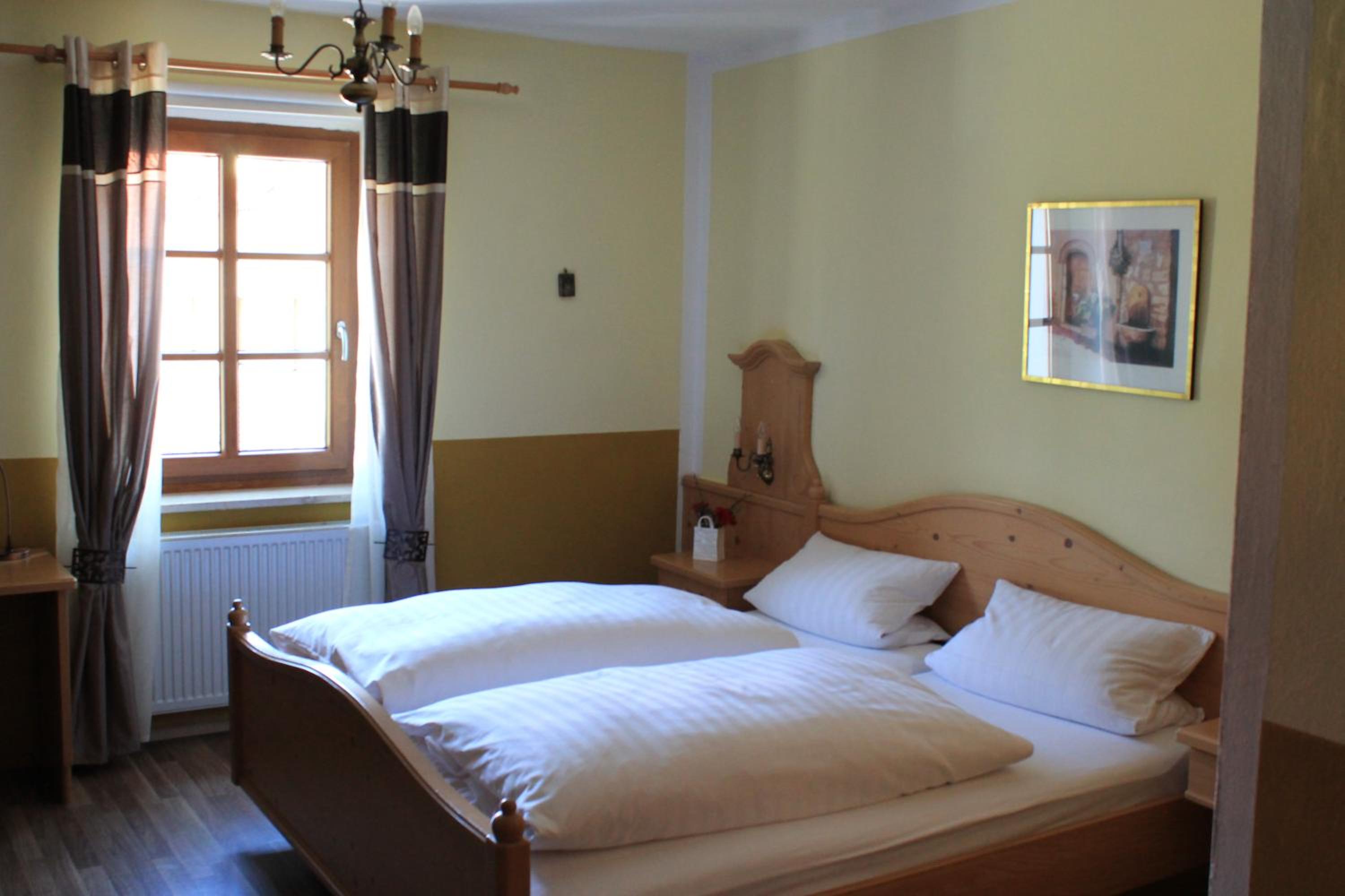 Budget Double Room photo 2