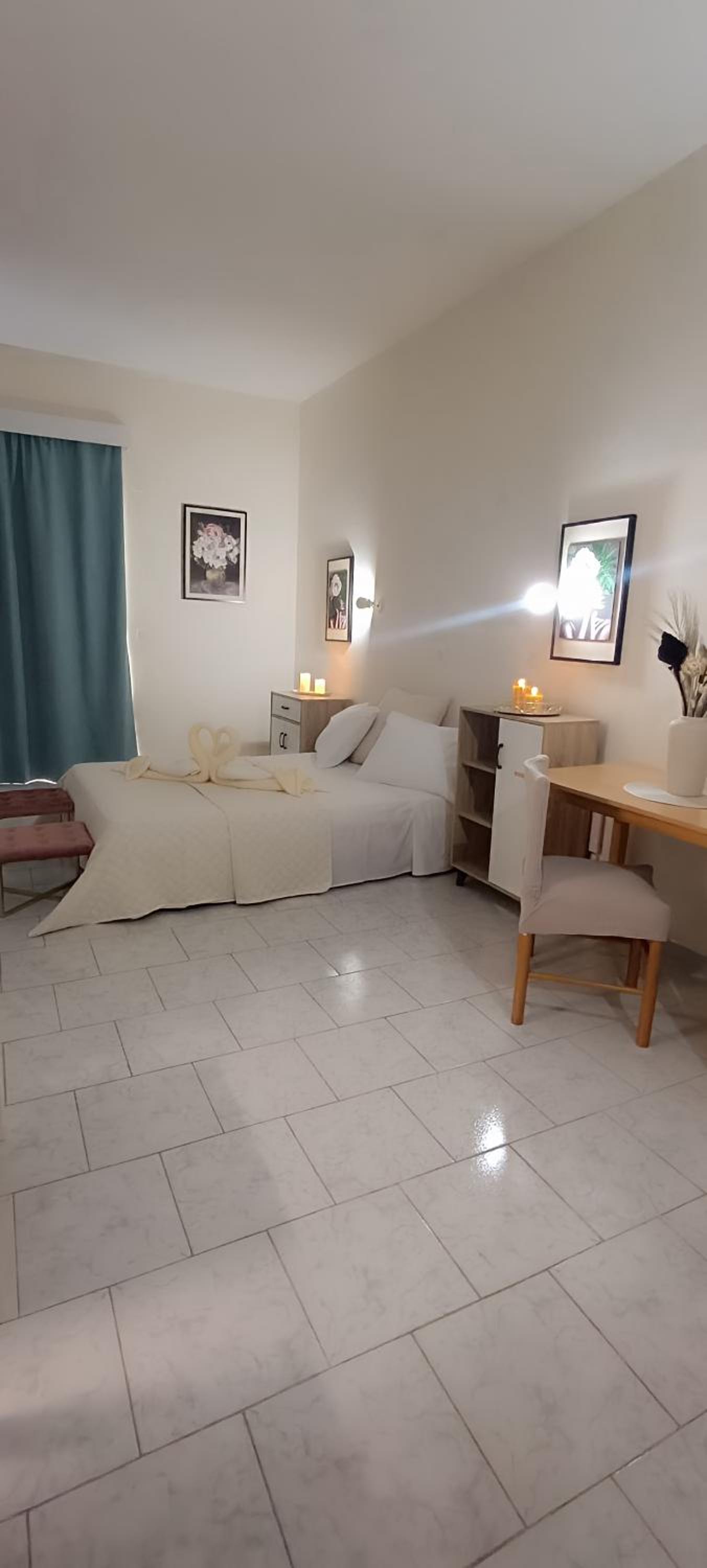 Deluxe Double Room with Balcony photo 2