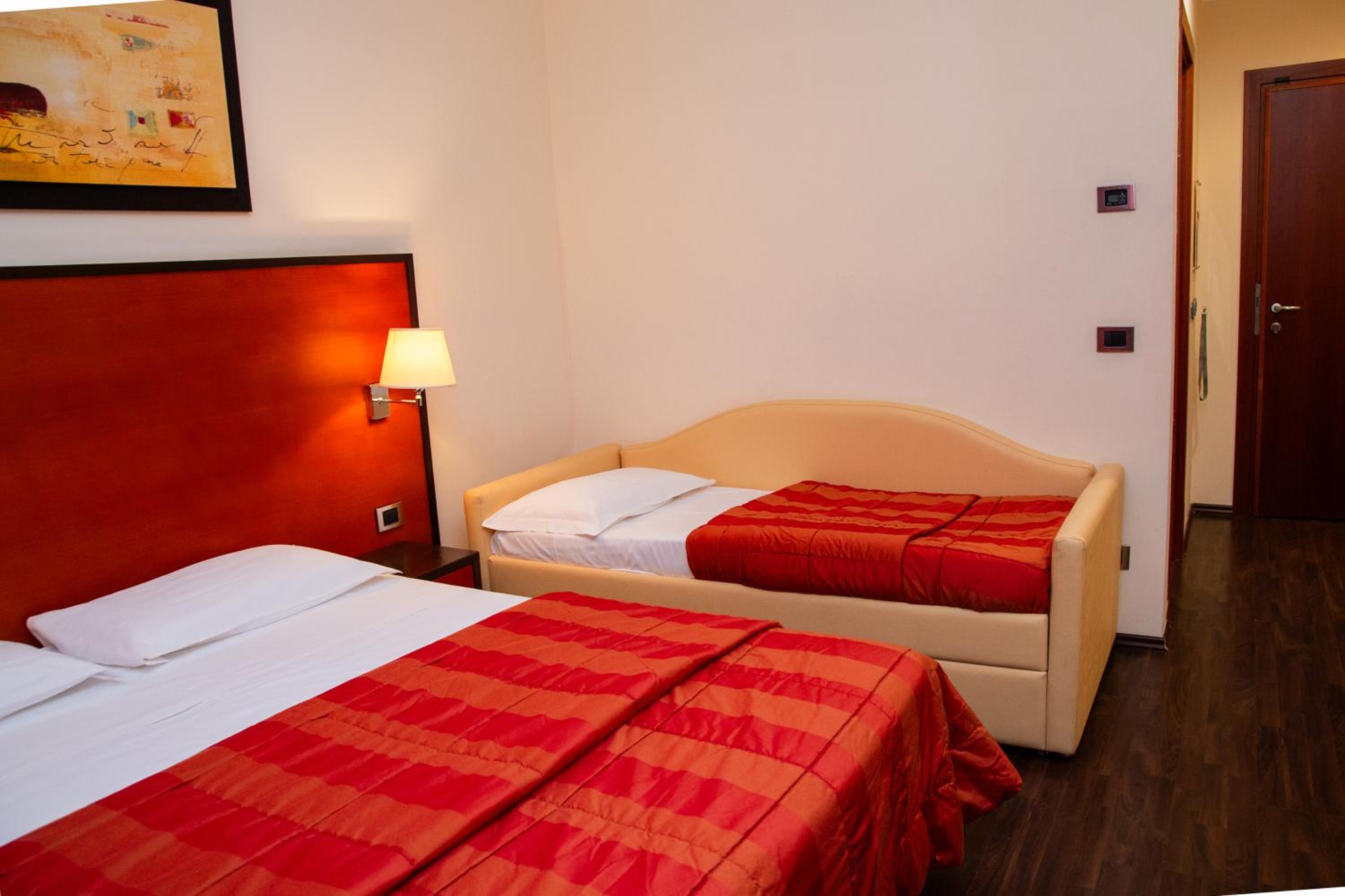 Triple Room photo 2