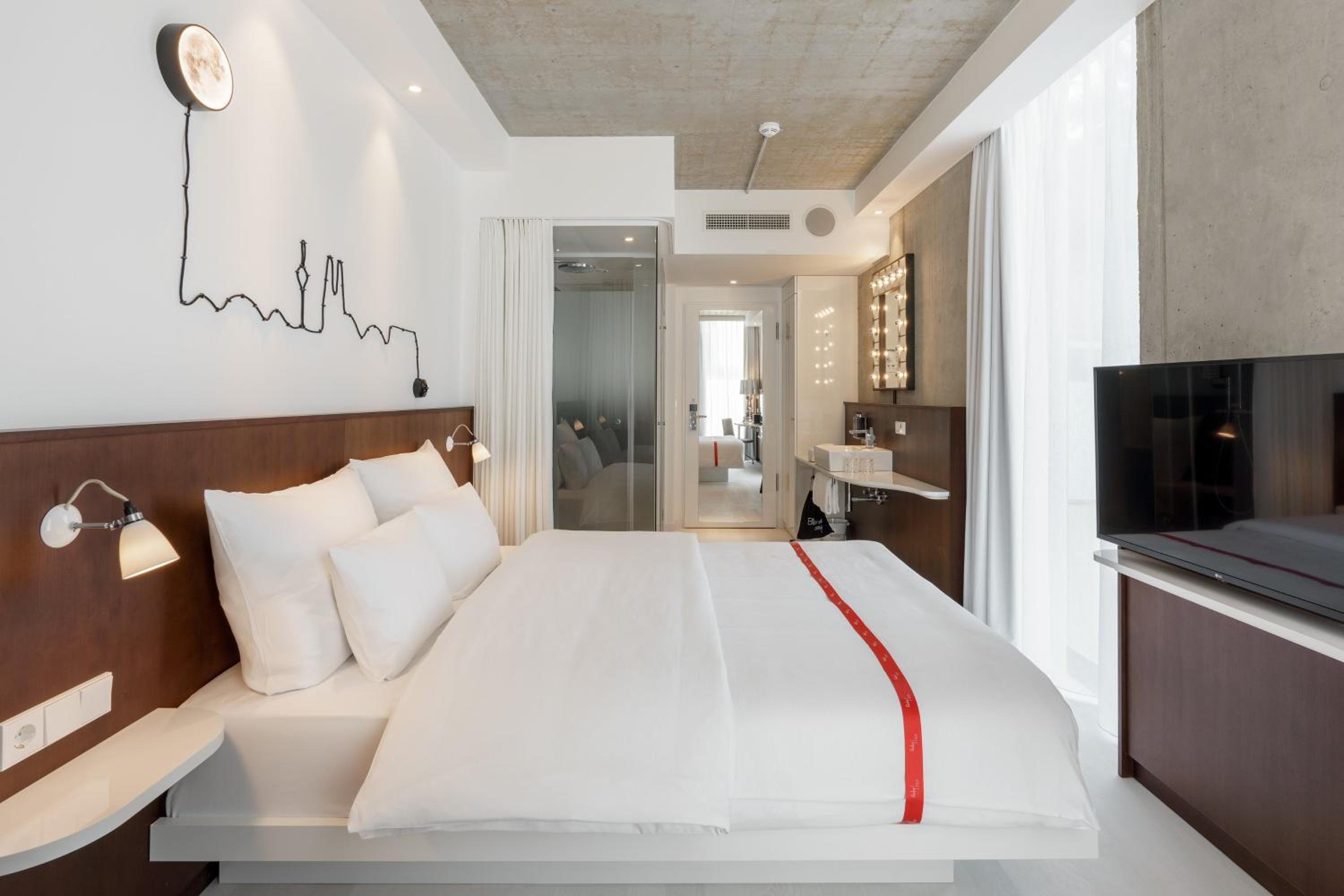 Lovely Room thumbnail 6