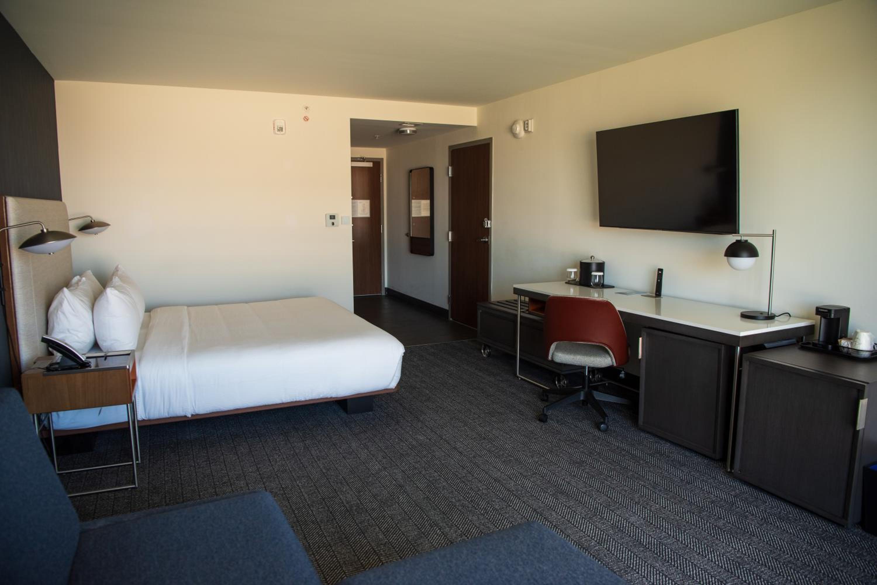 King Room with Sofa Bed and Roll-in Shower - Mobility and Hearing Accessible - Photo 3