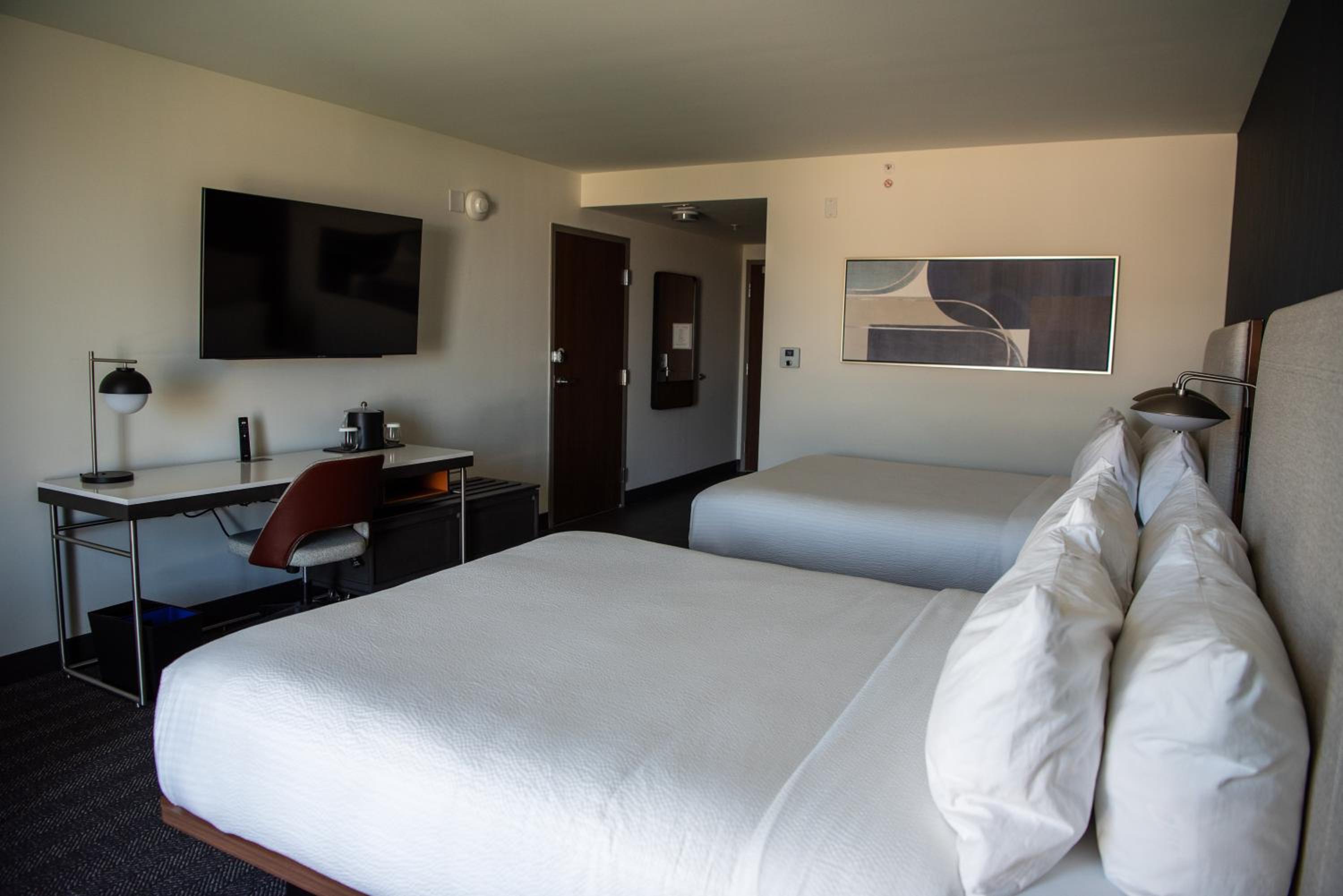 King Room with Two King Beds - Photo 6