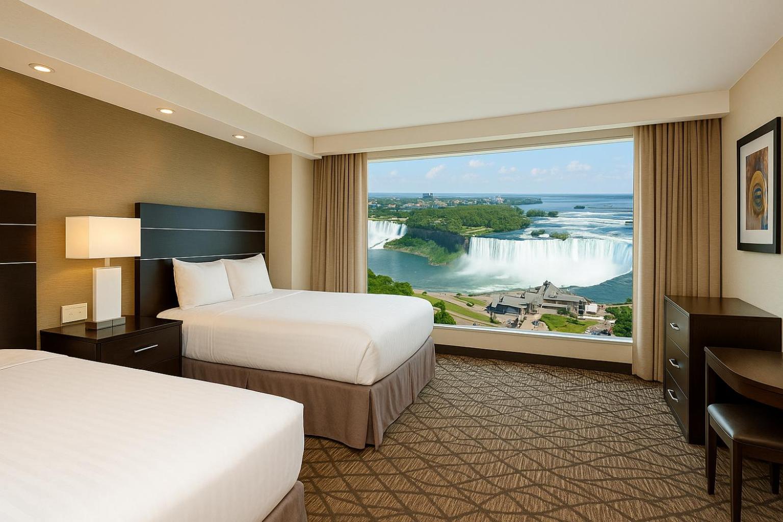 Queen Suite with Two Double Beds and Horseshoe Falls View