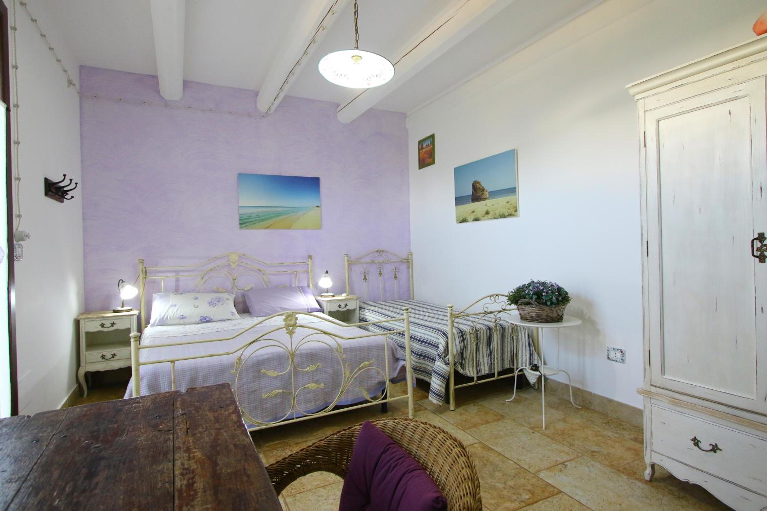 Triple Room with Private Bathroom photo 2
