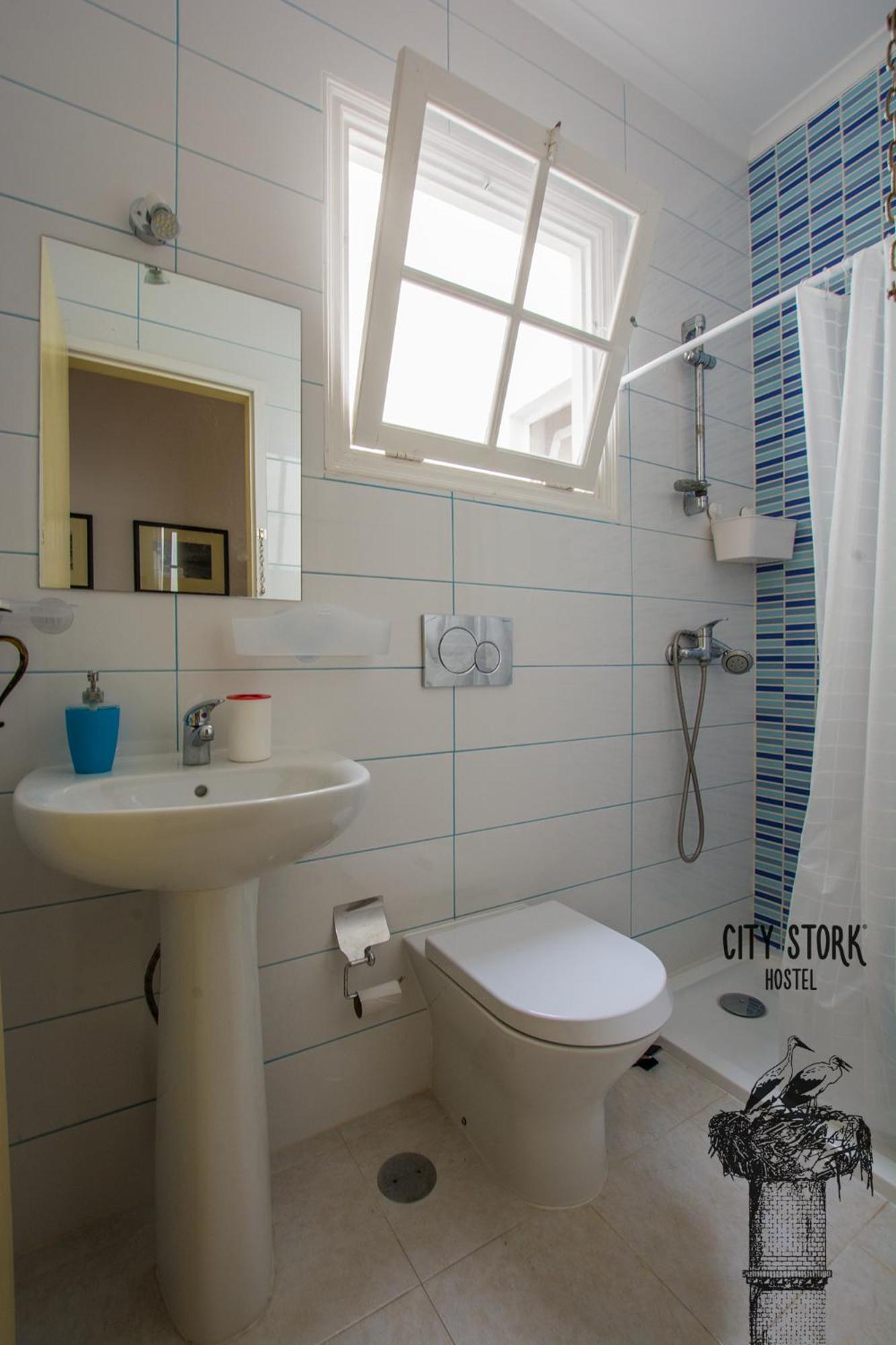Double Room with Private Bathroom - Photo 6