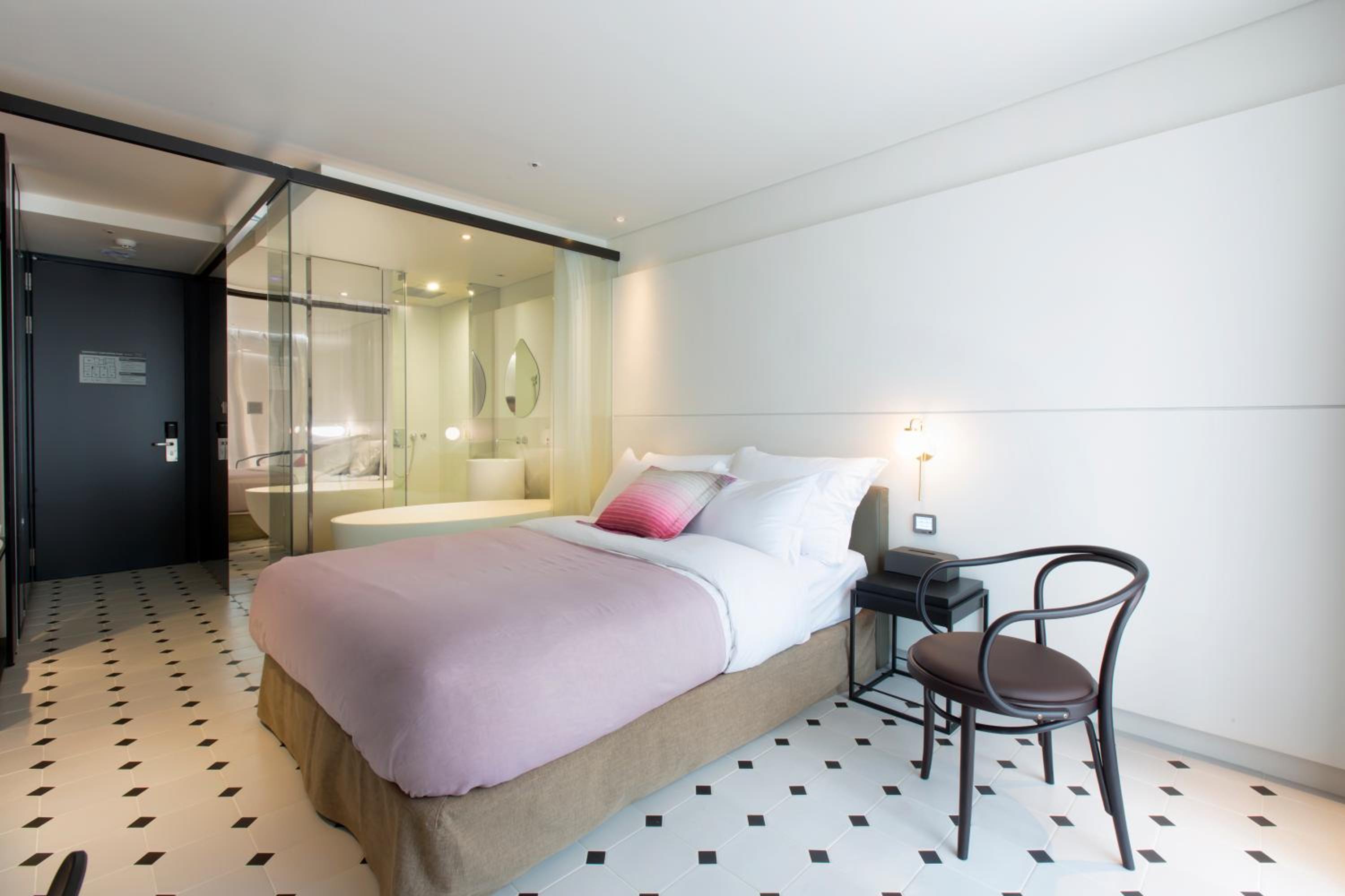 Standard Double Room photo 2