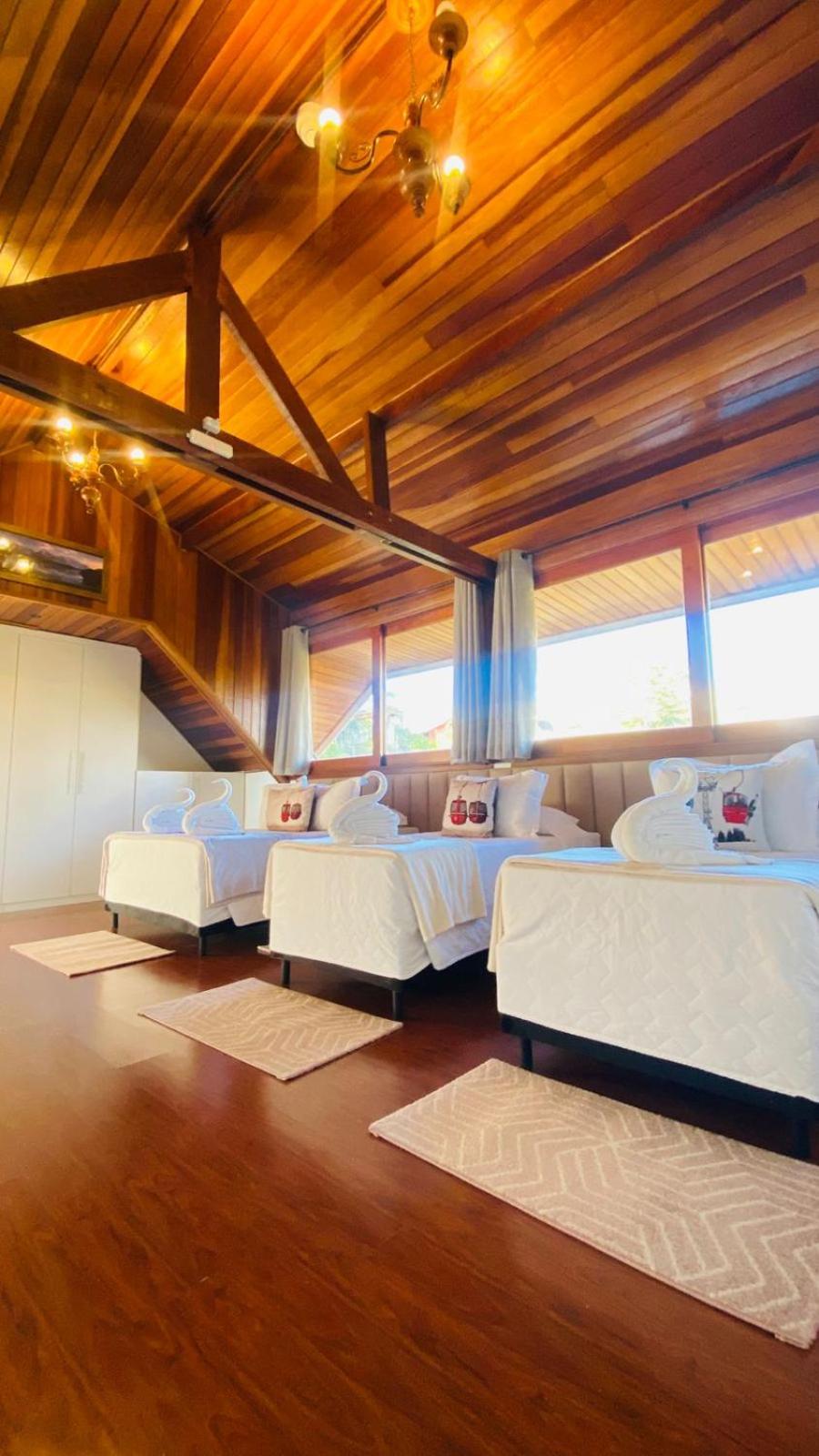 Deluxe Family Suite photo 3