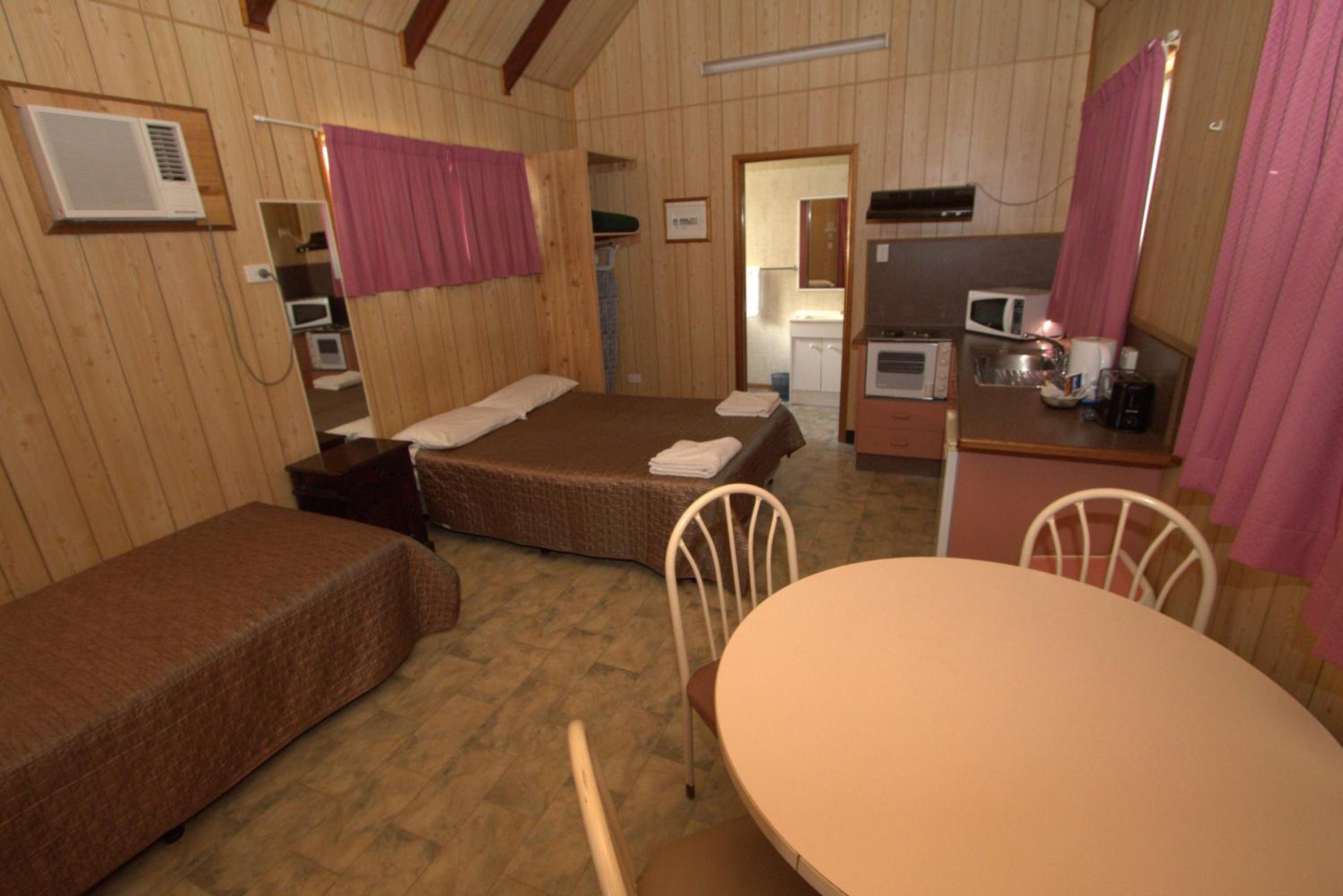 Classic Twin Room photo 1