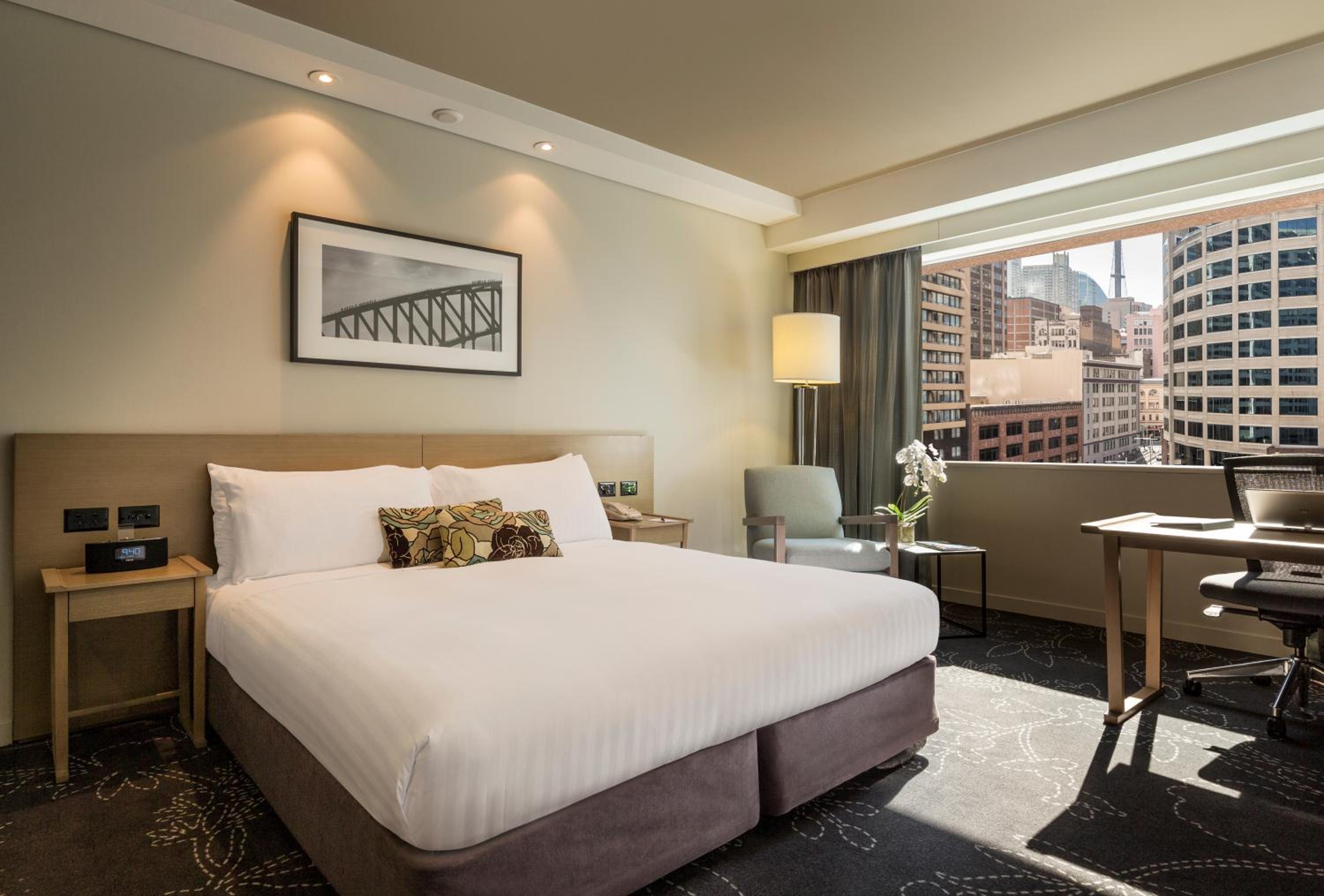 King Room with City View and Club Lounge Access