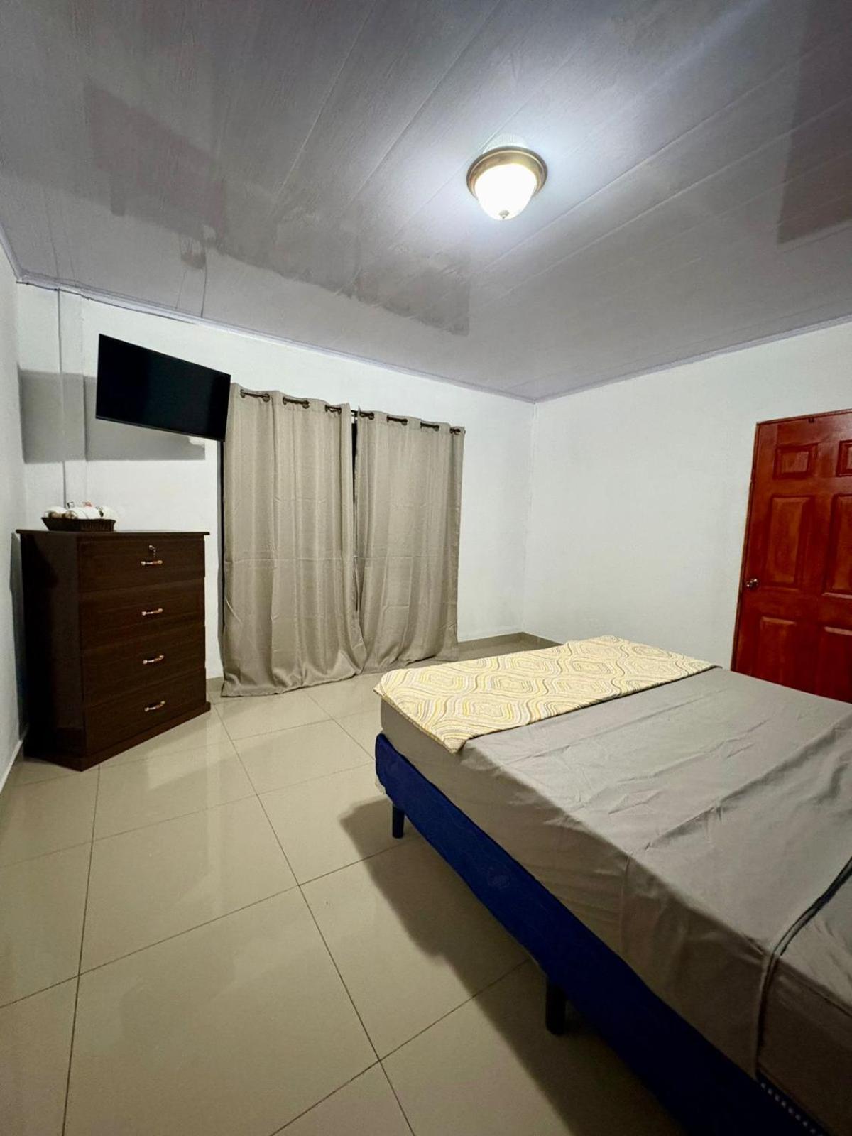 Queen Room with Balcony photo 3