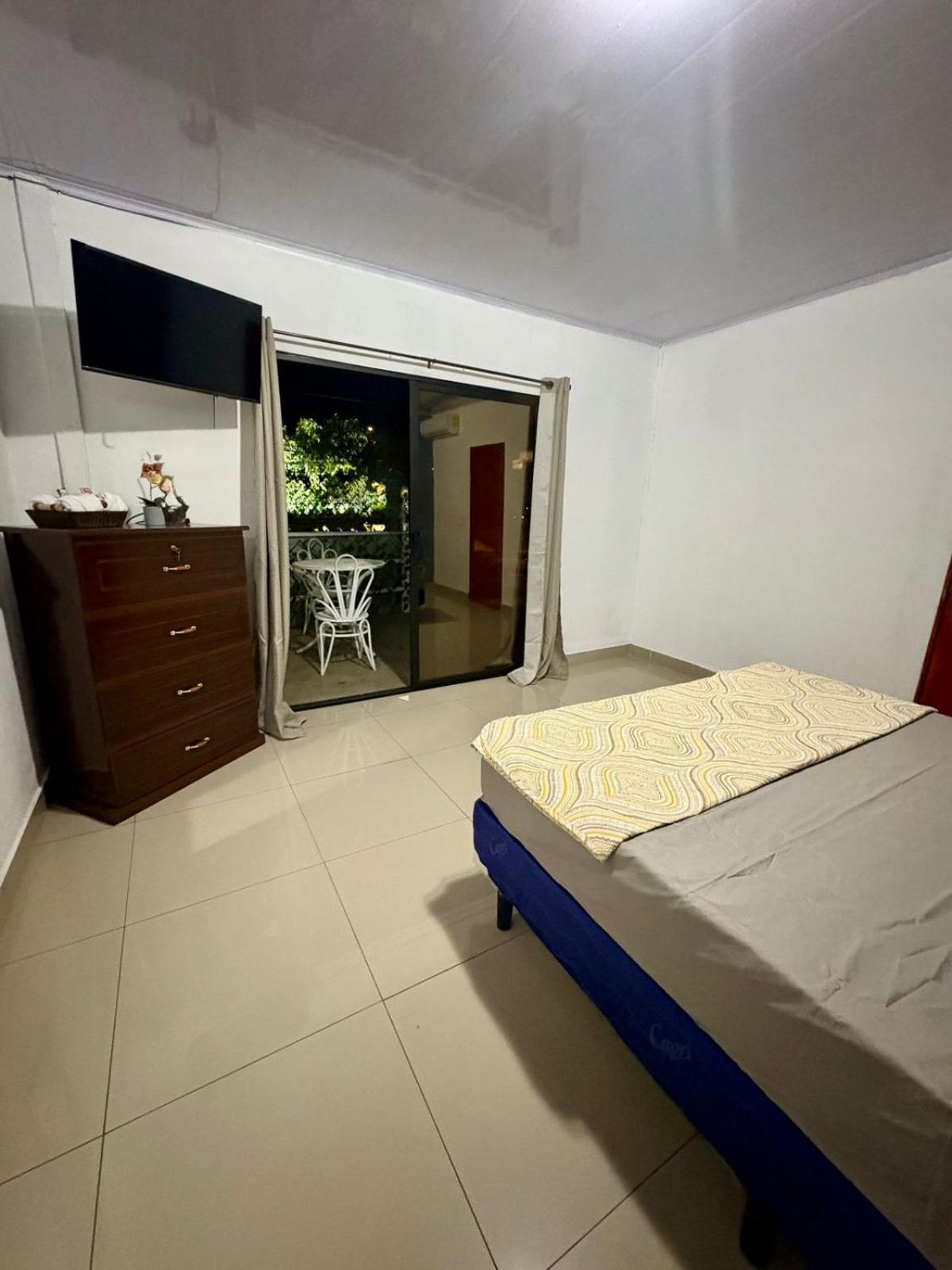 Queen Room with Balcony photo 2