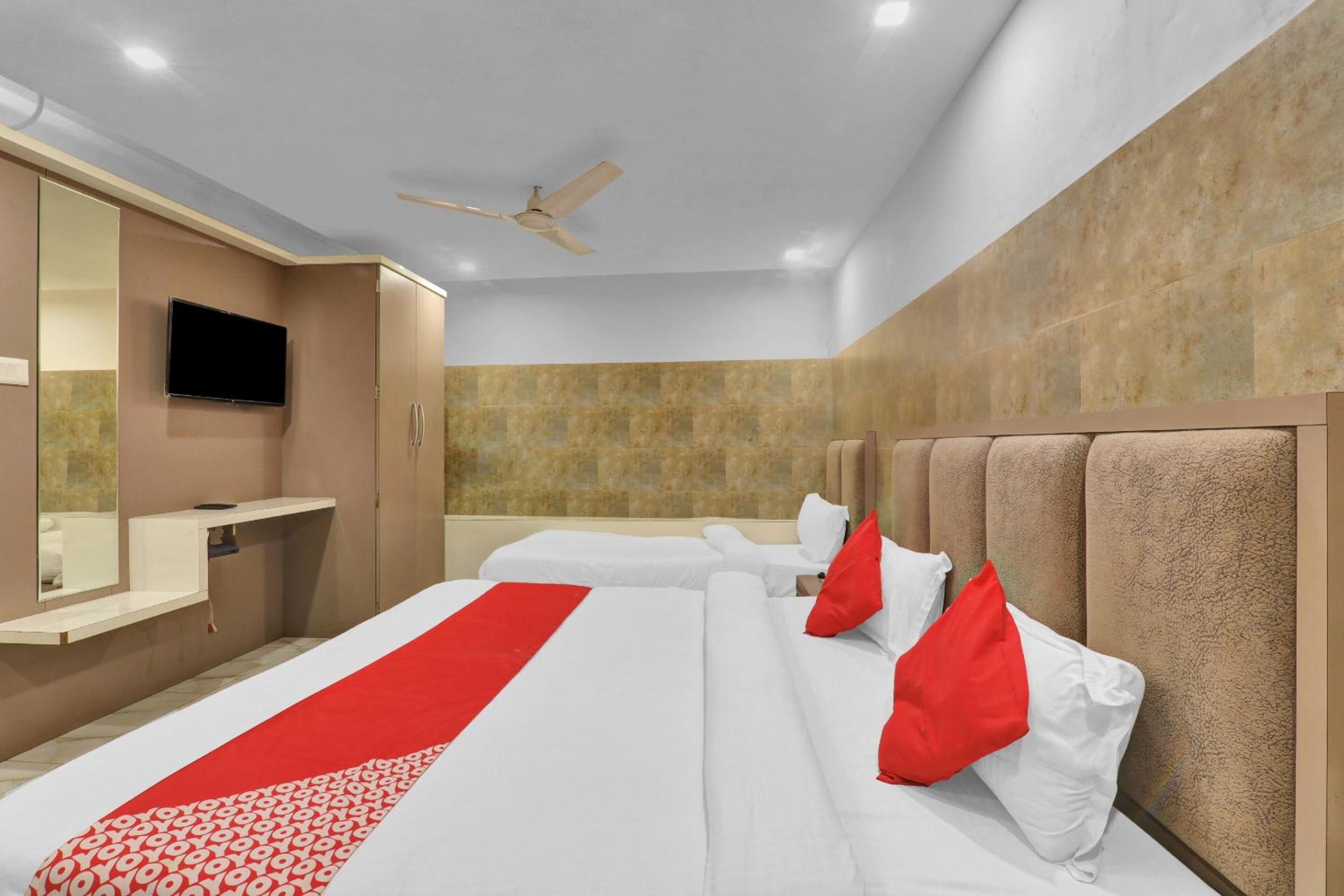 Standard Double Room with Fan photo 2