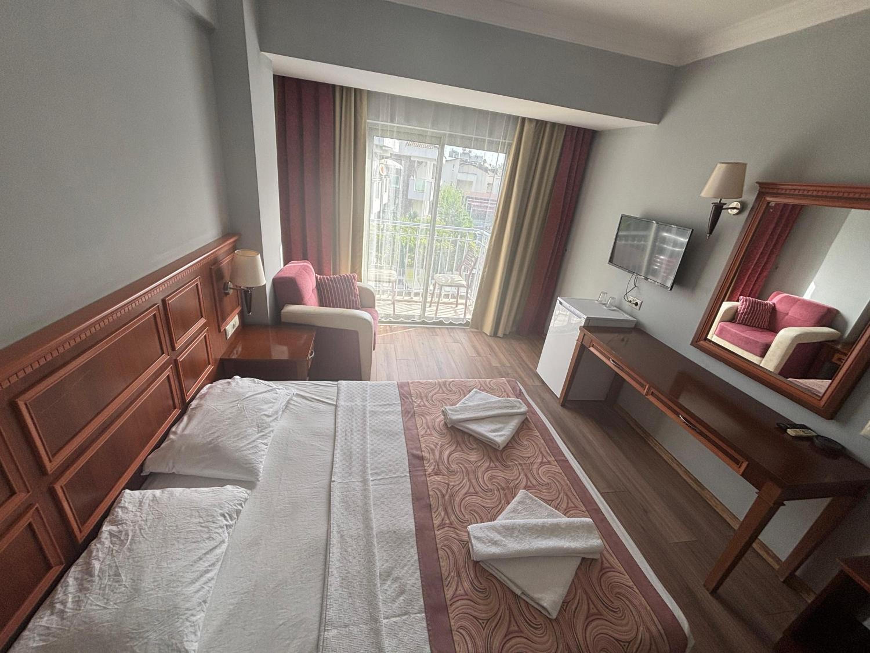Double or Twin Room photo 2