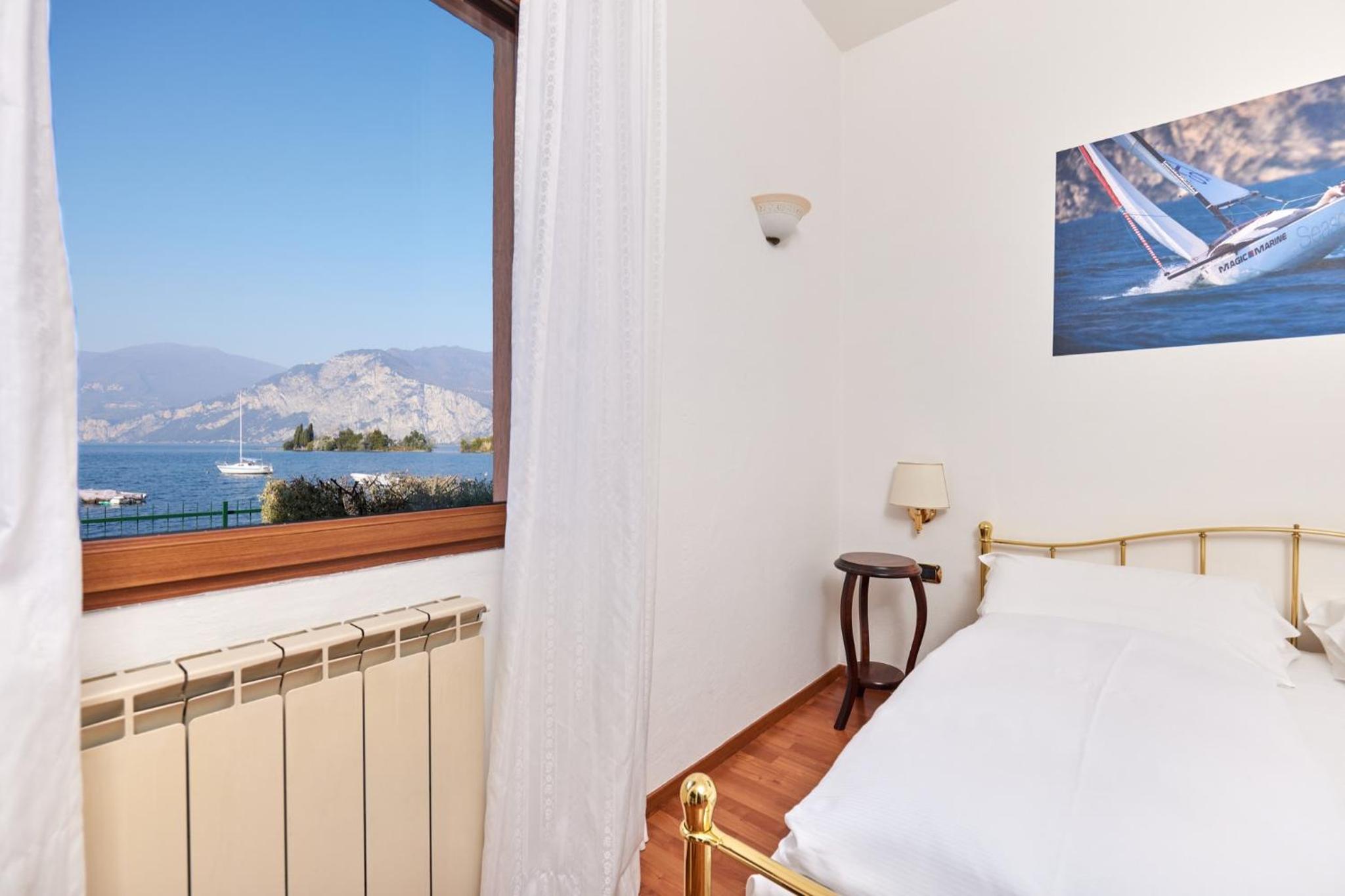 Double Room with Lake View photo 1