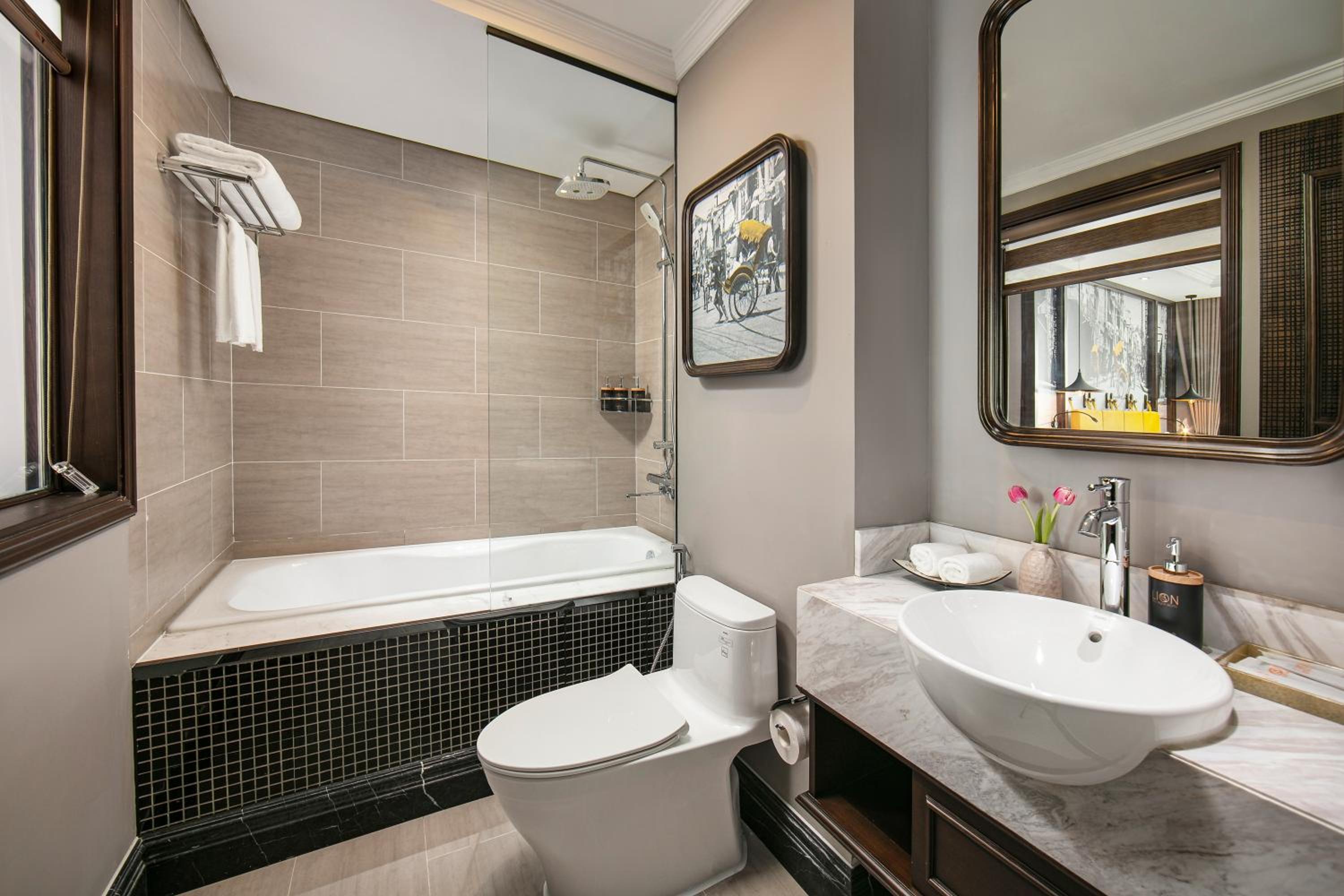 Executive Suite + Free Beer Bath in Jacuzzi