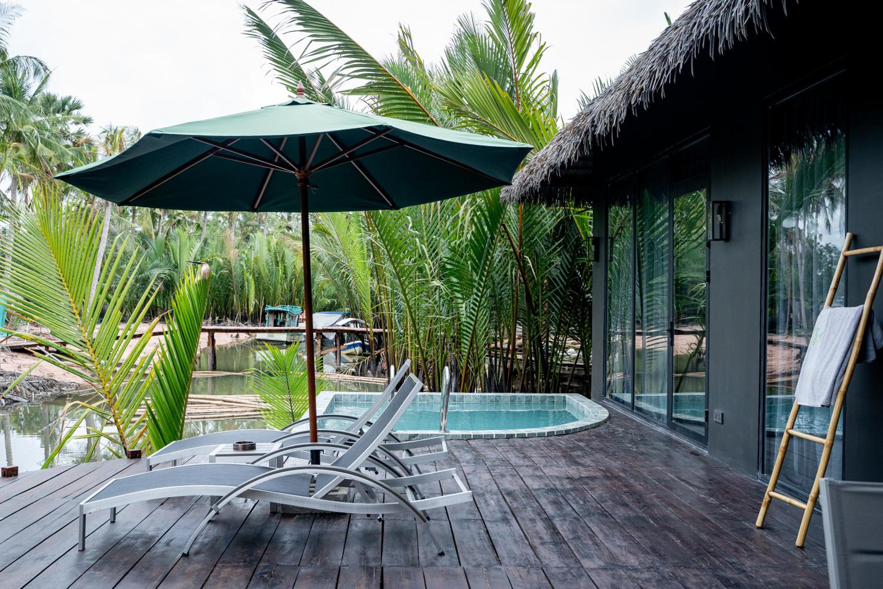 Villa with Private Pool - Photo 2