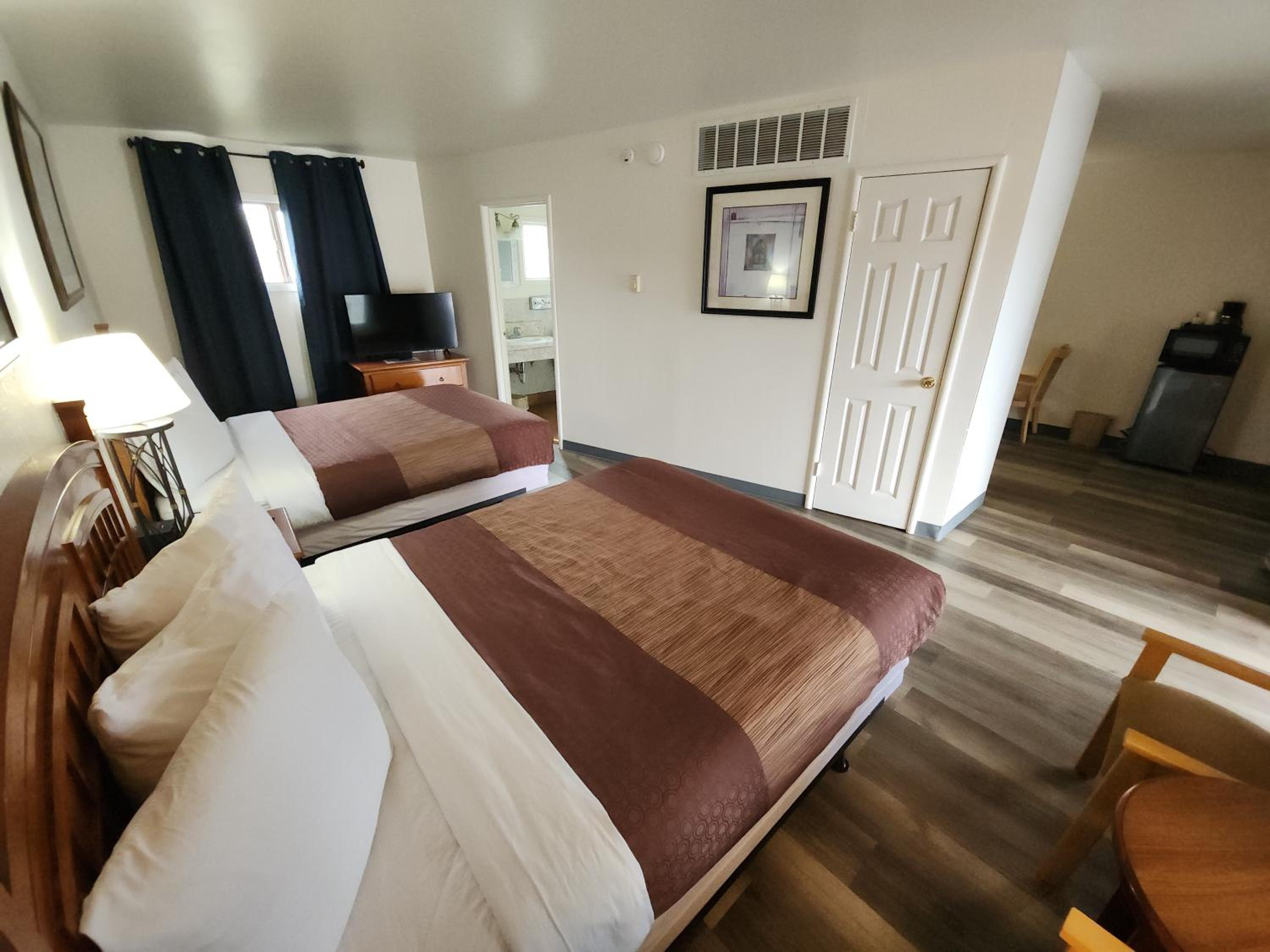 Triple Room with Bathroom - Photo 3