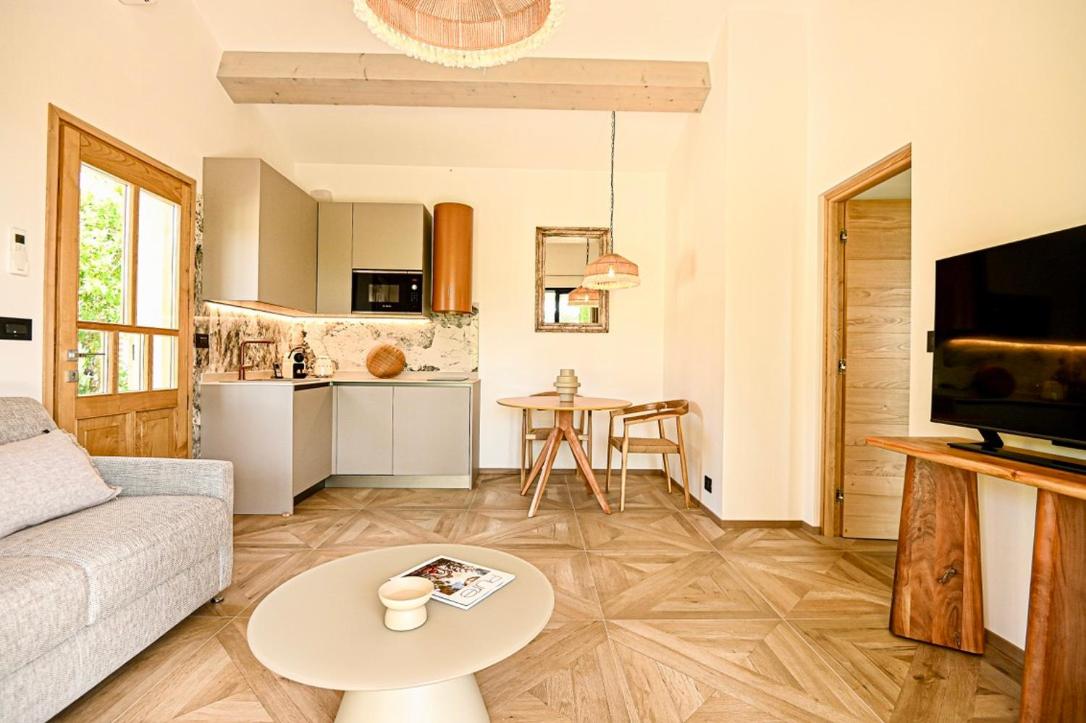 Junior Suite with Garden View - Photo 2