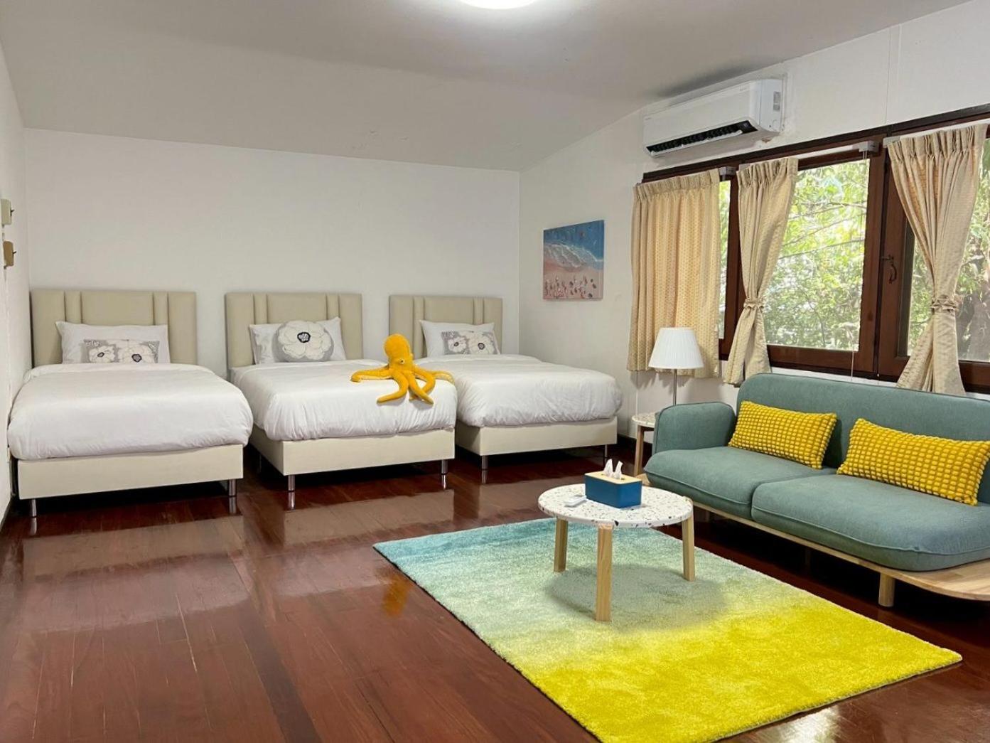 Three-Bedroom Villa photo 2