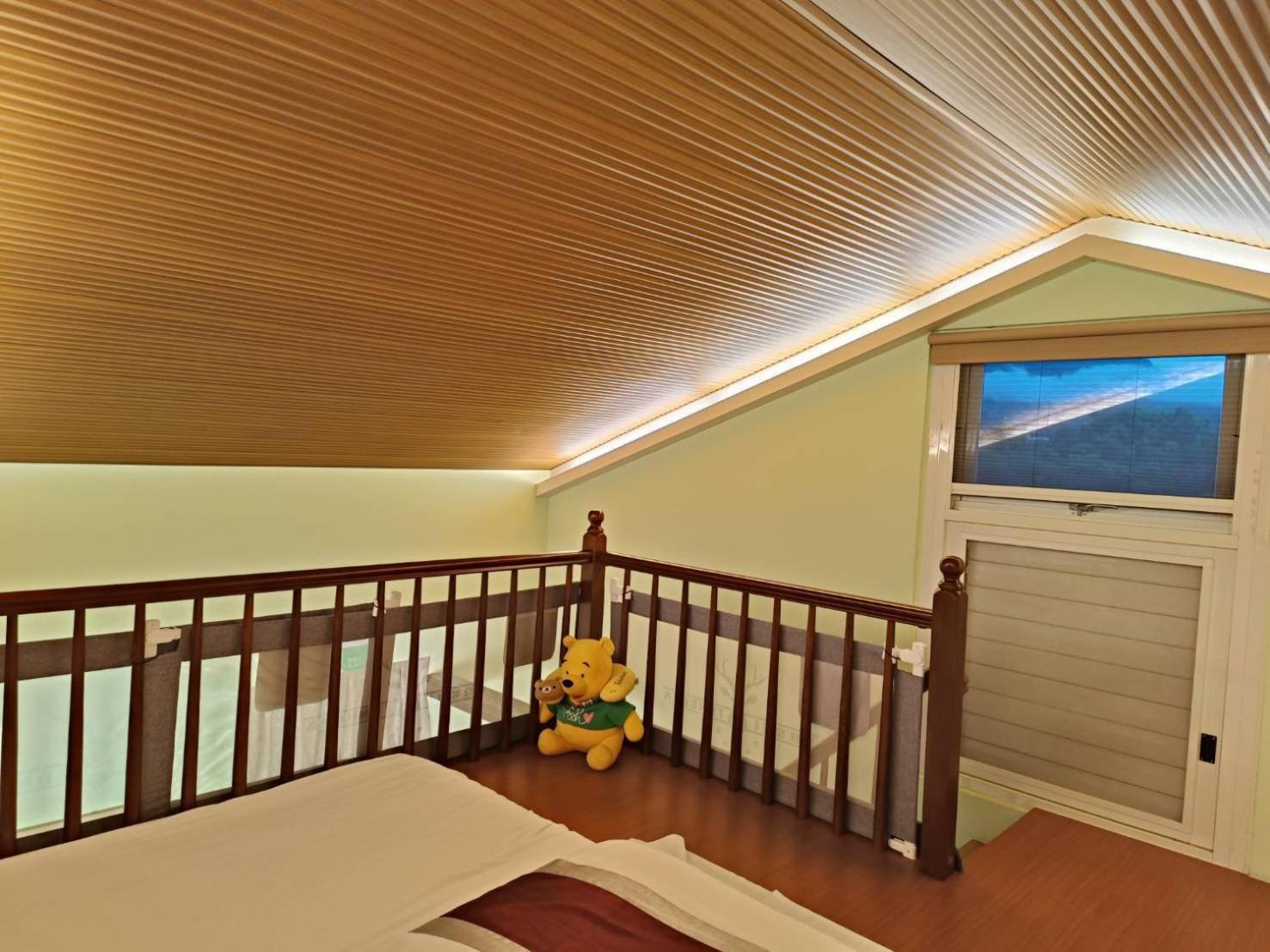 Family Room with Mountain View photo 3