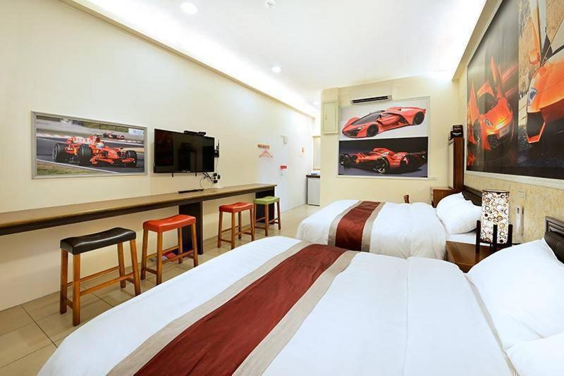 Quadruple Room with Mountain View photo 2