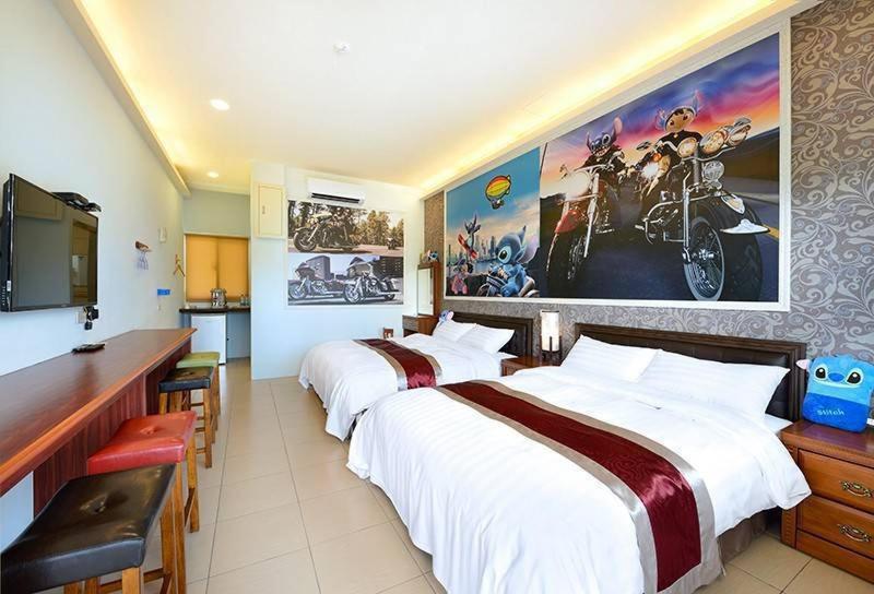 Quadruple Room with Mountain View photo 2