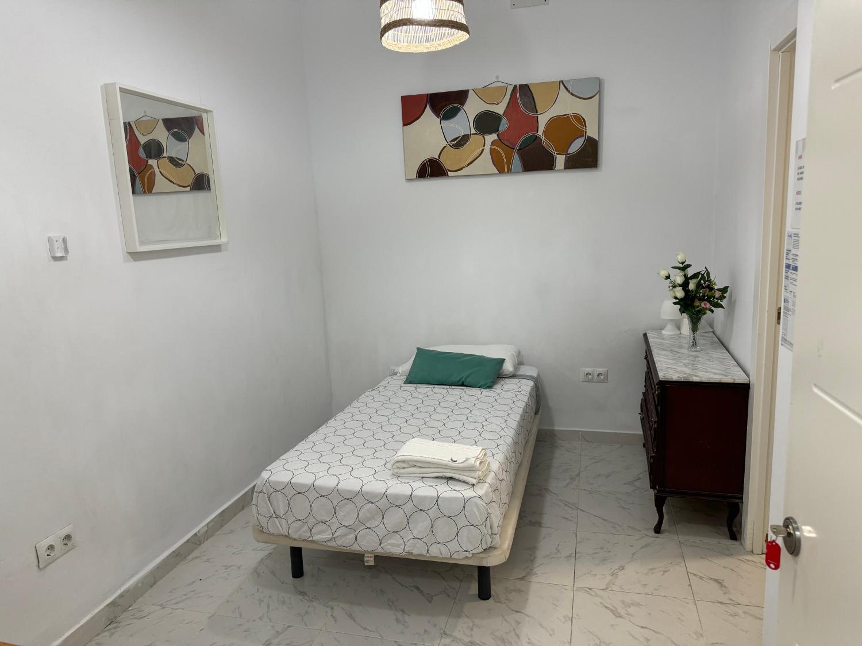 Twin Room with Shower