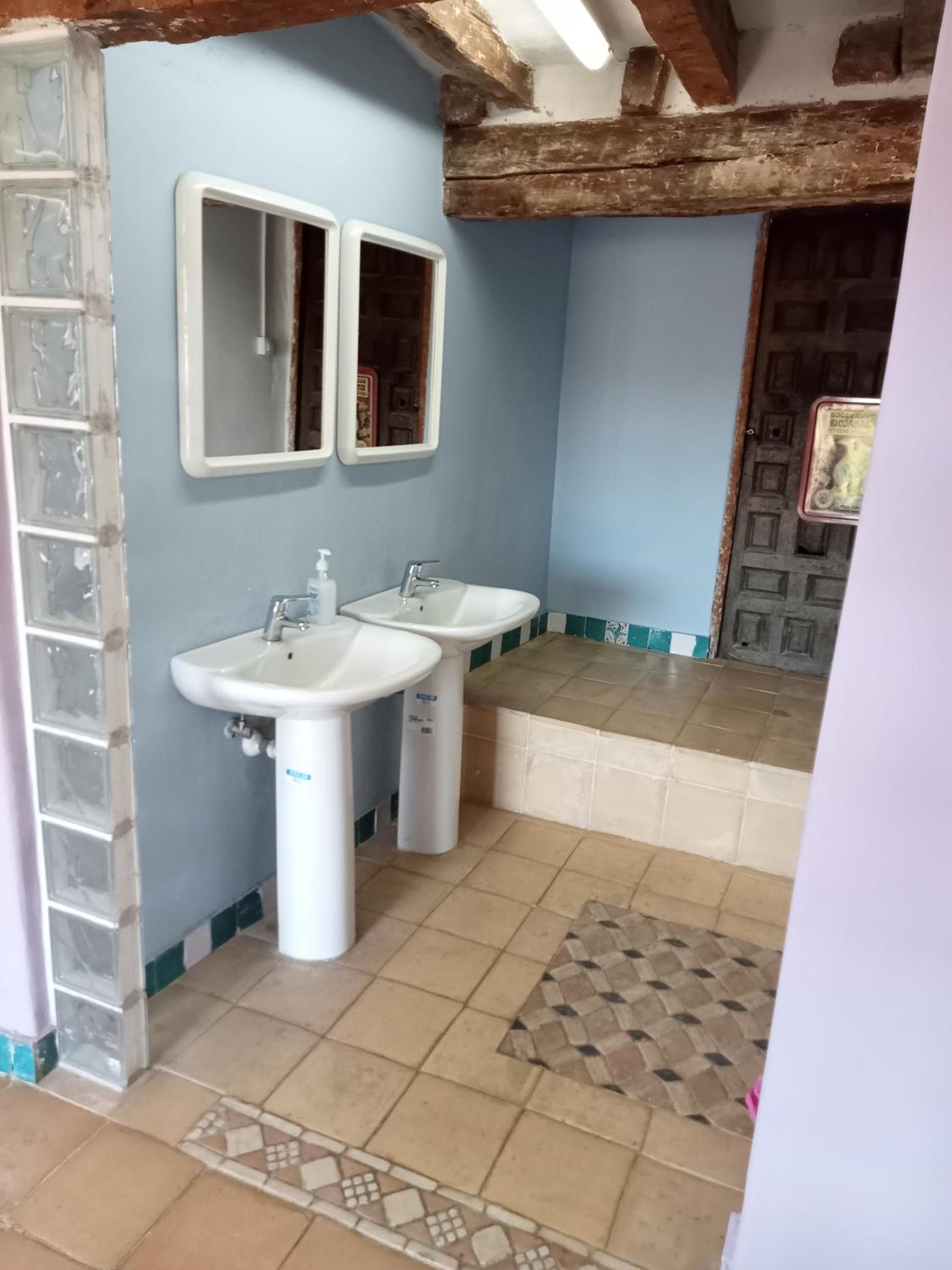 Quadruple Room with Private Bathroom photo 2