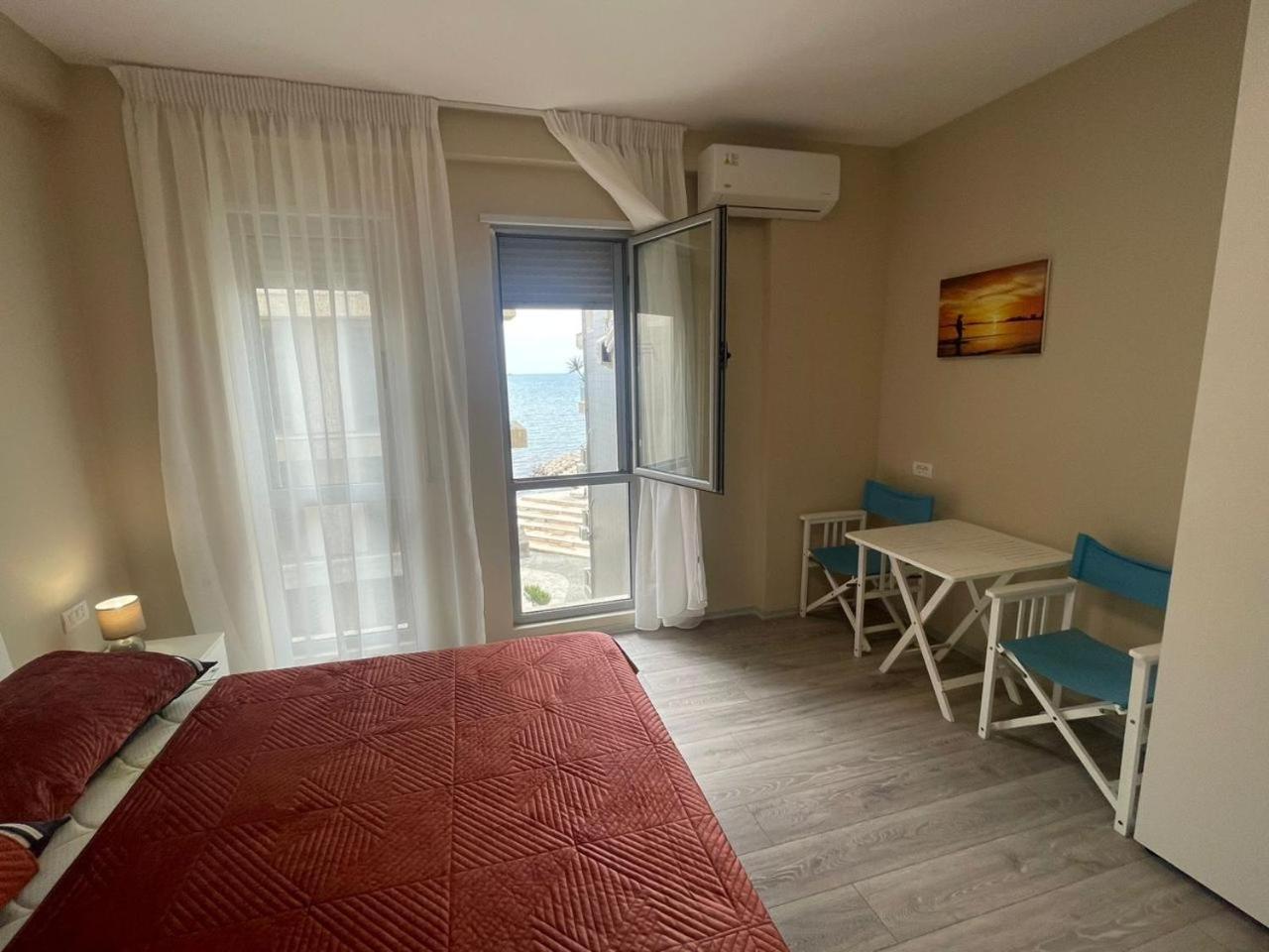 Family Two-Bedroom Apartment with View photo 3